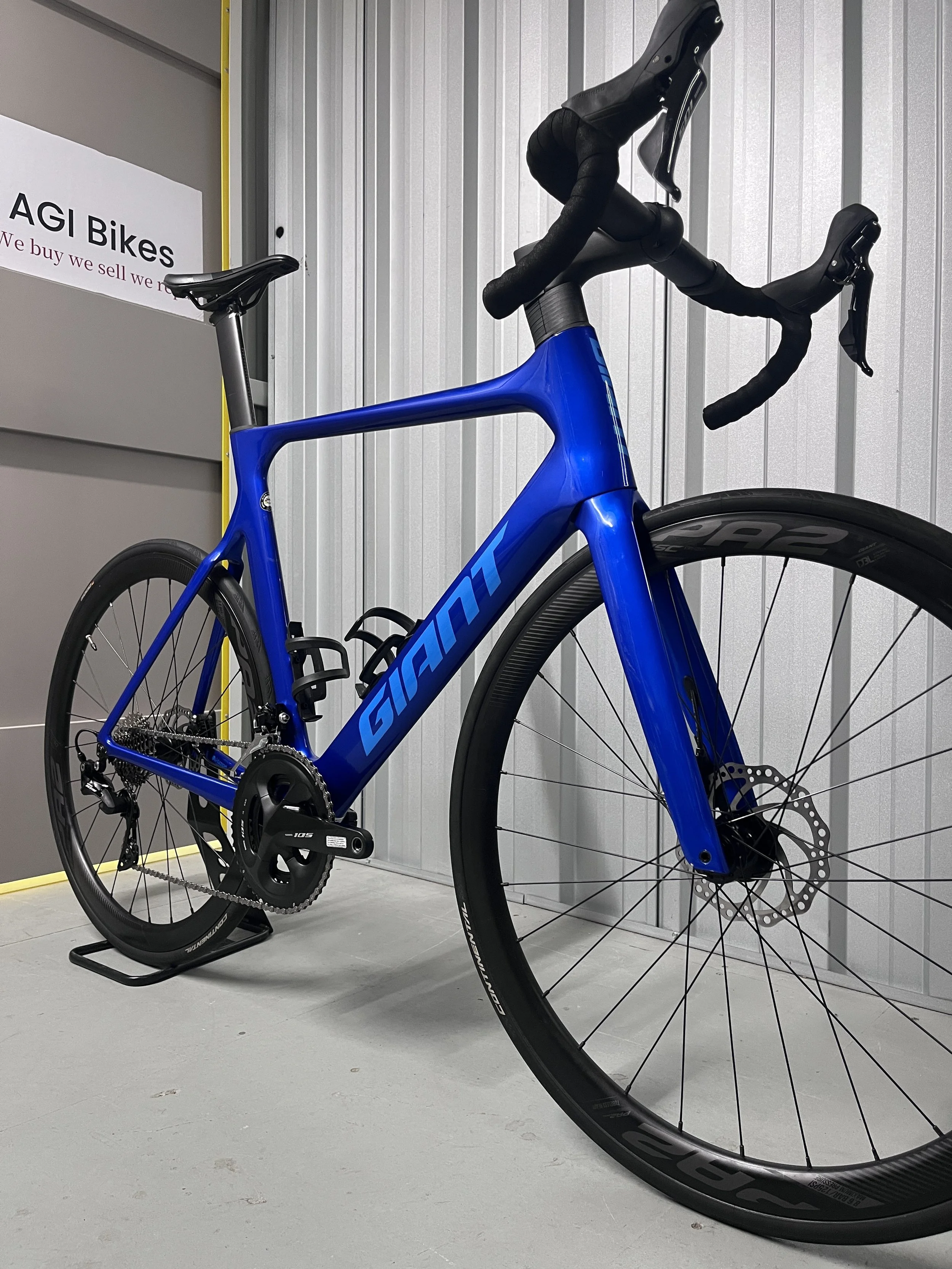 2020 Giant Propel Advanced 2 Disc Full Carbon Road Bike