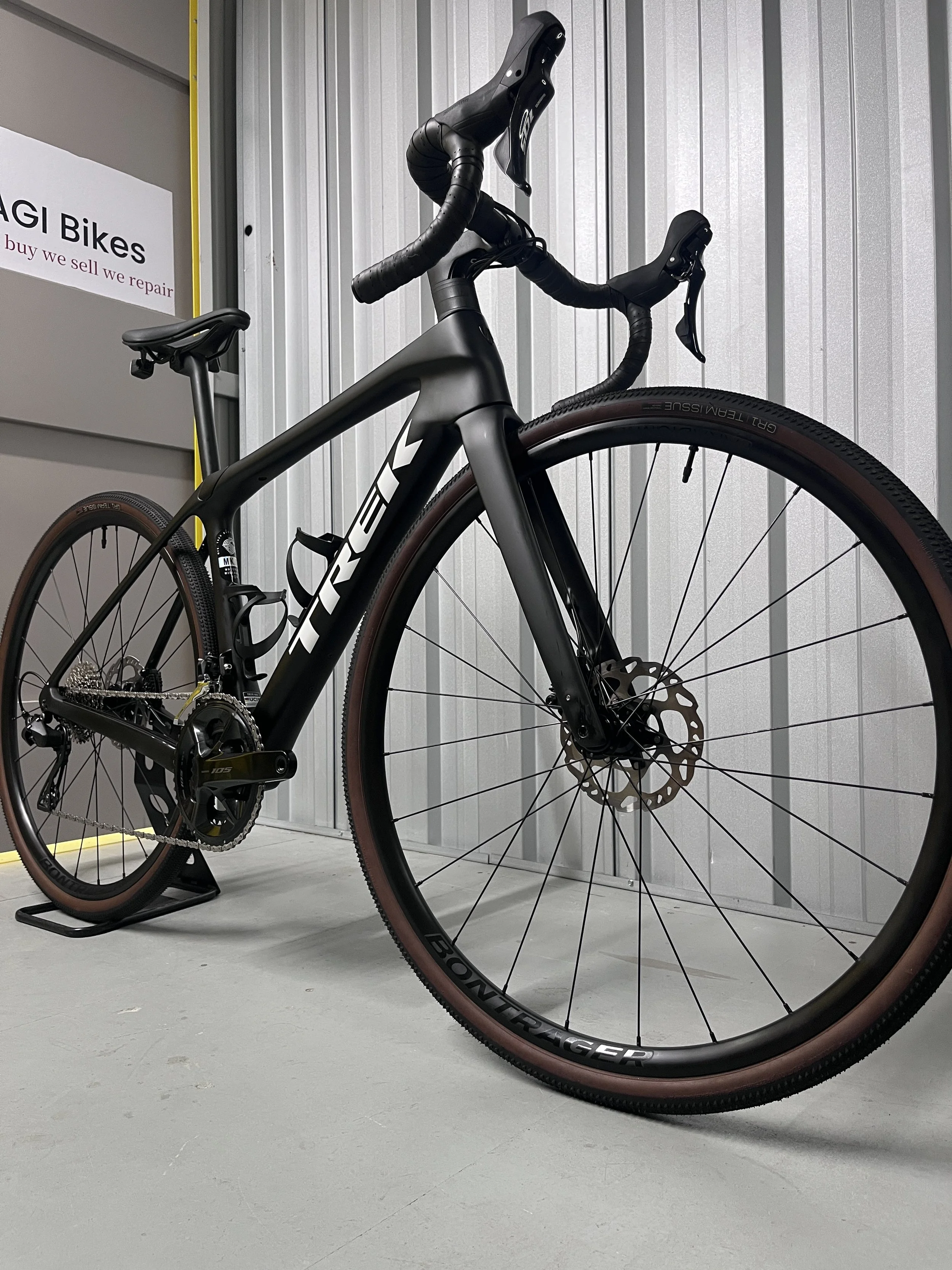 2025 Trek Domane SL5 Gen 4 Full Carbon Road Bike