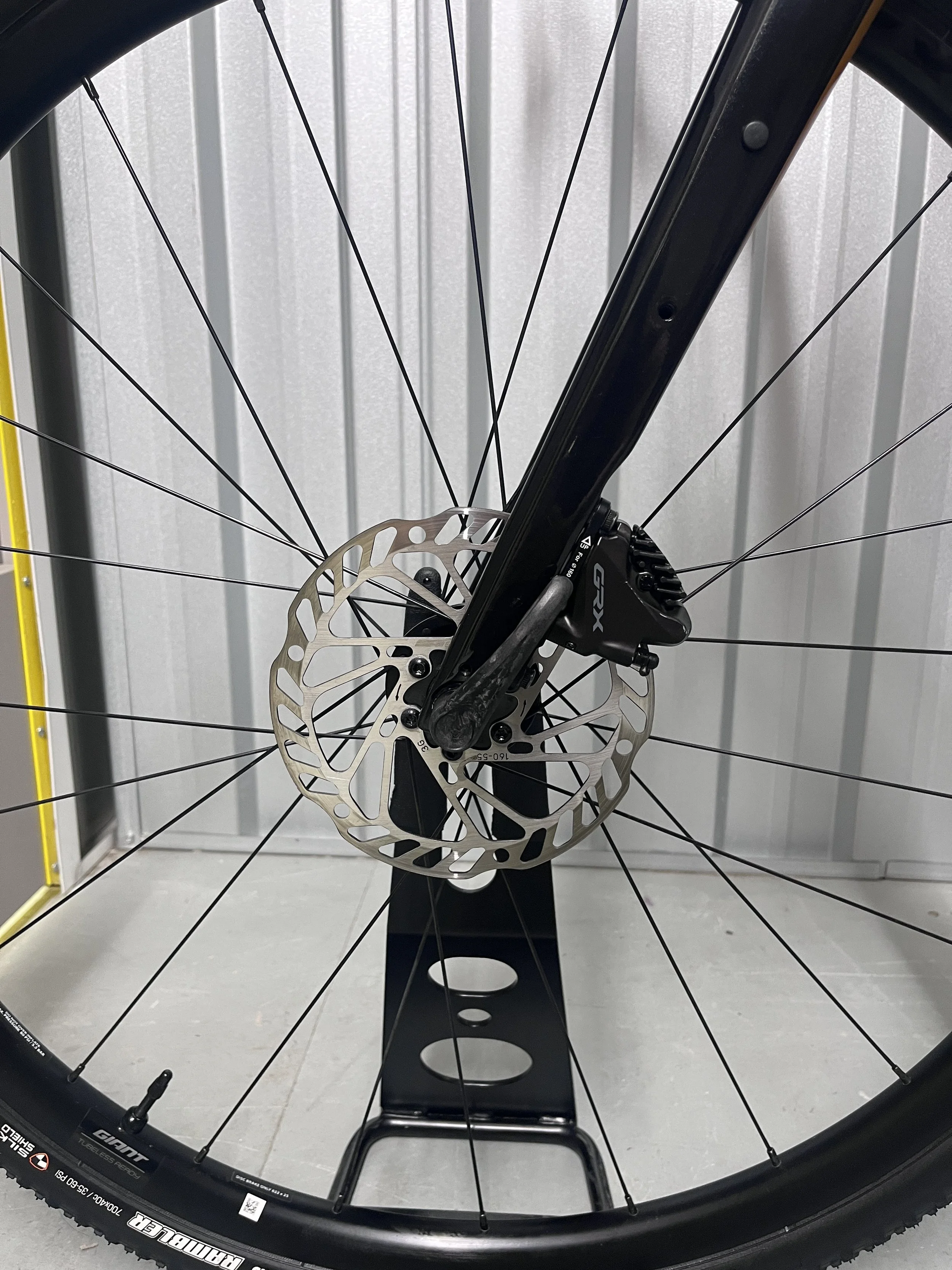 2024 Giant Revolt Advanced 3 Full Carbon Road Bike