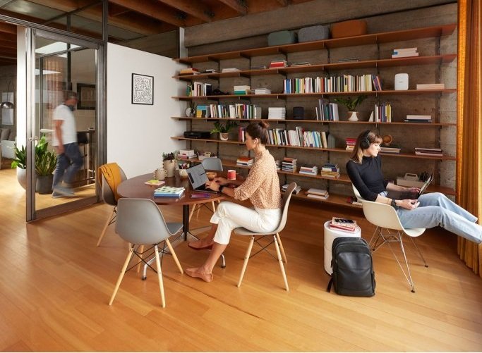 eero-wireless-routers-B09HJJN7MS-lifestyle-3.jpg