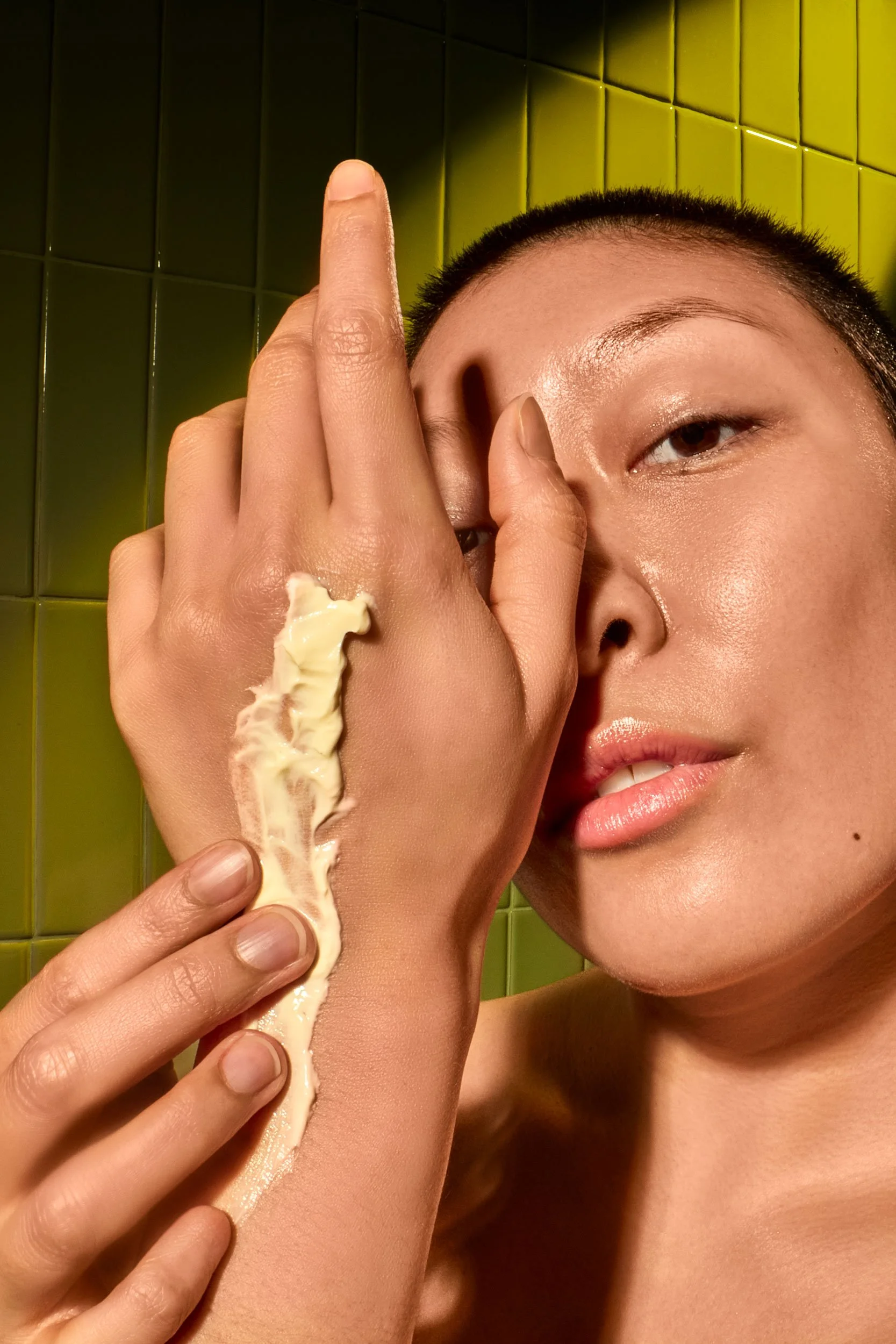 oakland-food-photographer-beauty-product-hand-balm-Voesh-hinoki-lavender-mango-hand2.jpg