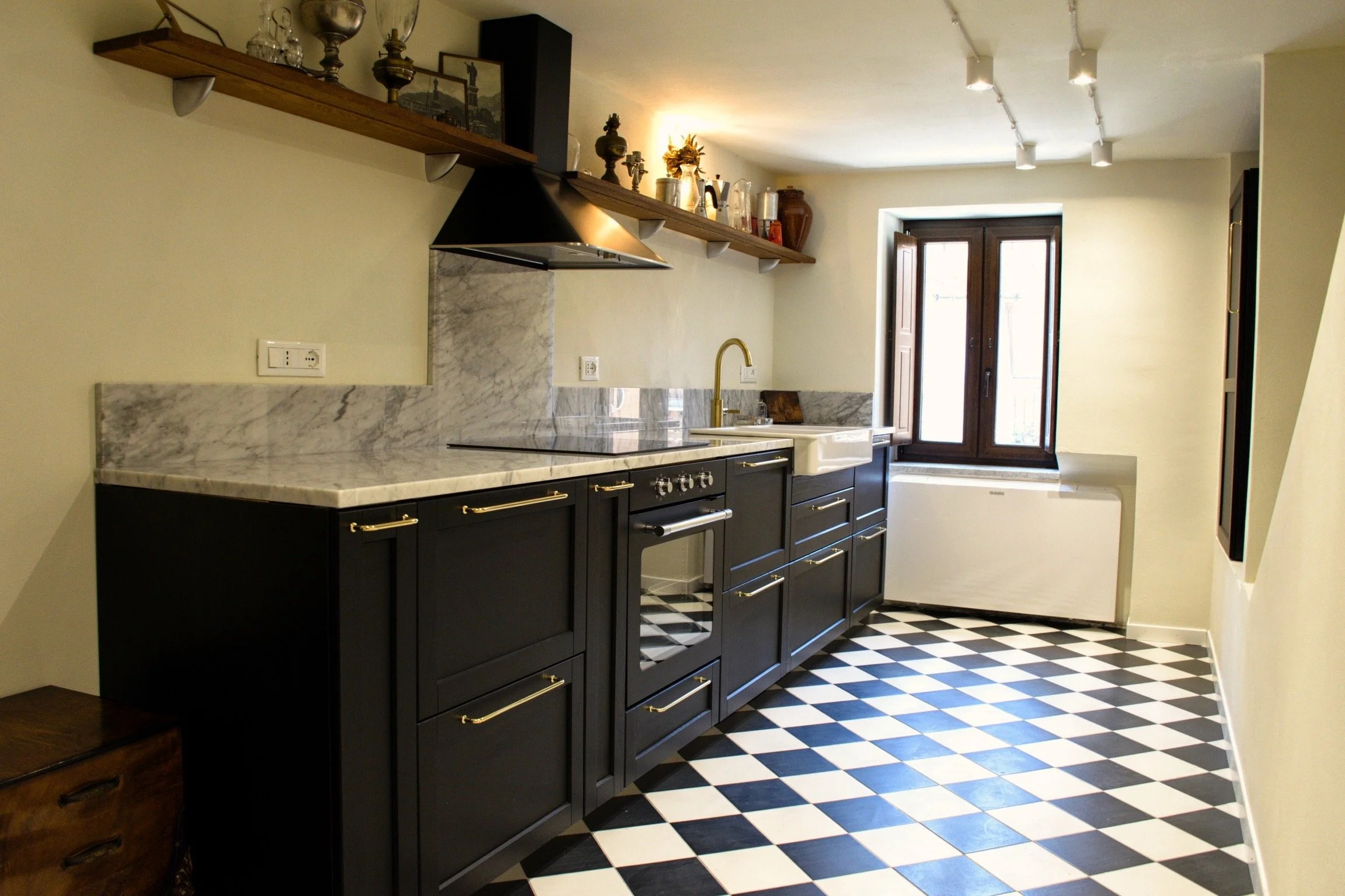 2 Kitchen 2 EDIT.jpeg