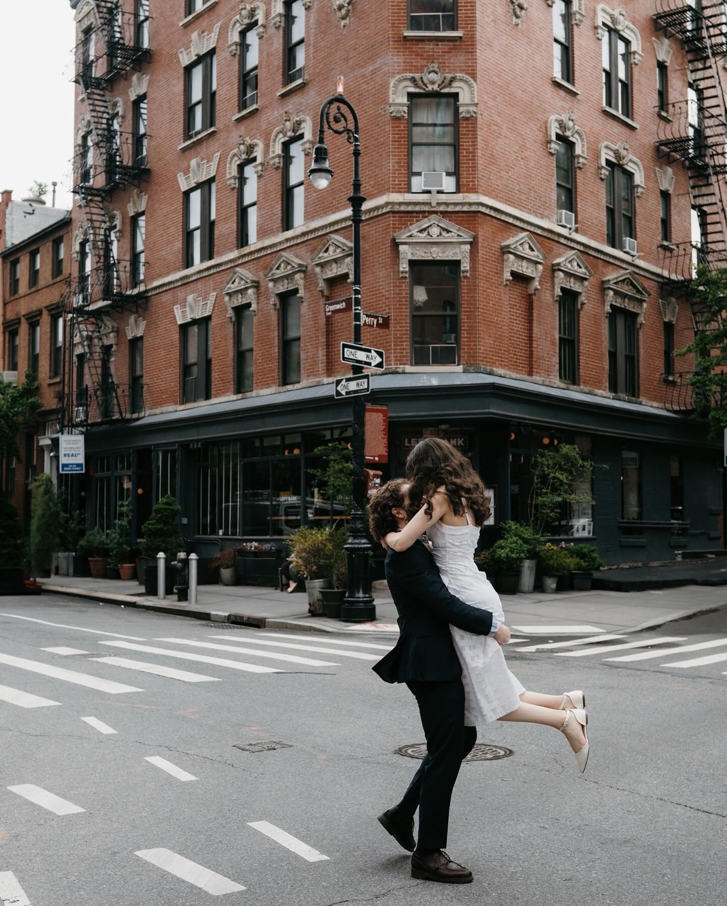 Just a New Yorker, documenting New Yorker&rsquo;s in their natural habitat🤍 
:
Maya and Ben, on digital + film, Greenwich Village
:
From the engagement session, to the wedding, to 6 months later, it&rsquo;s so special to 📸 the journey along the way