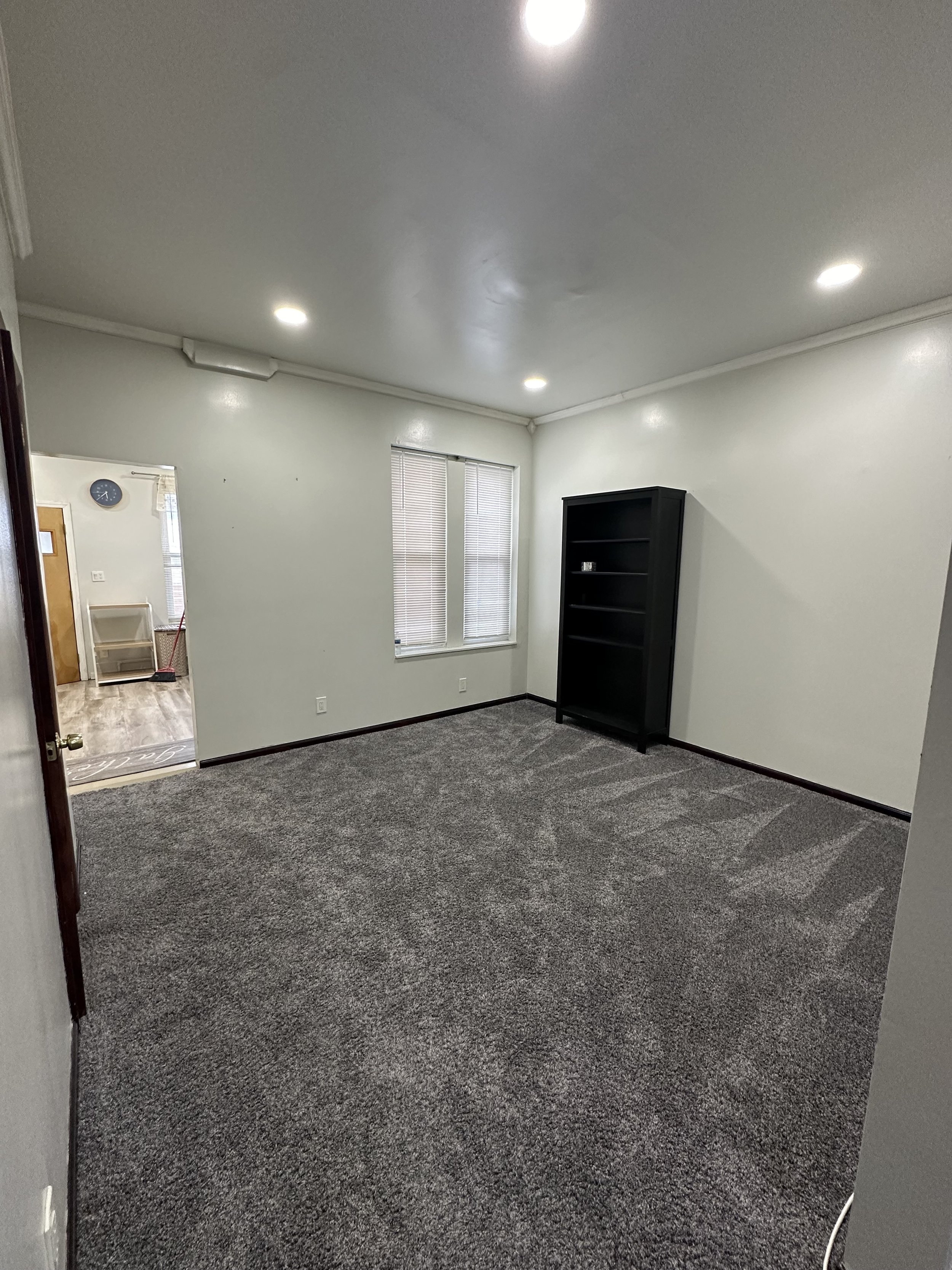 Glendale Other Living Room.jpg