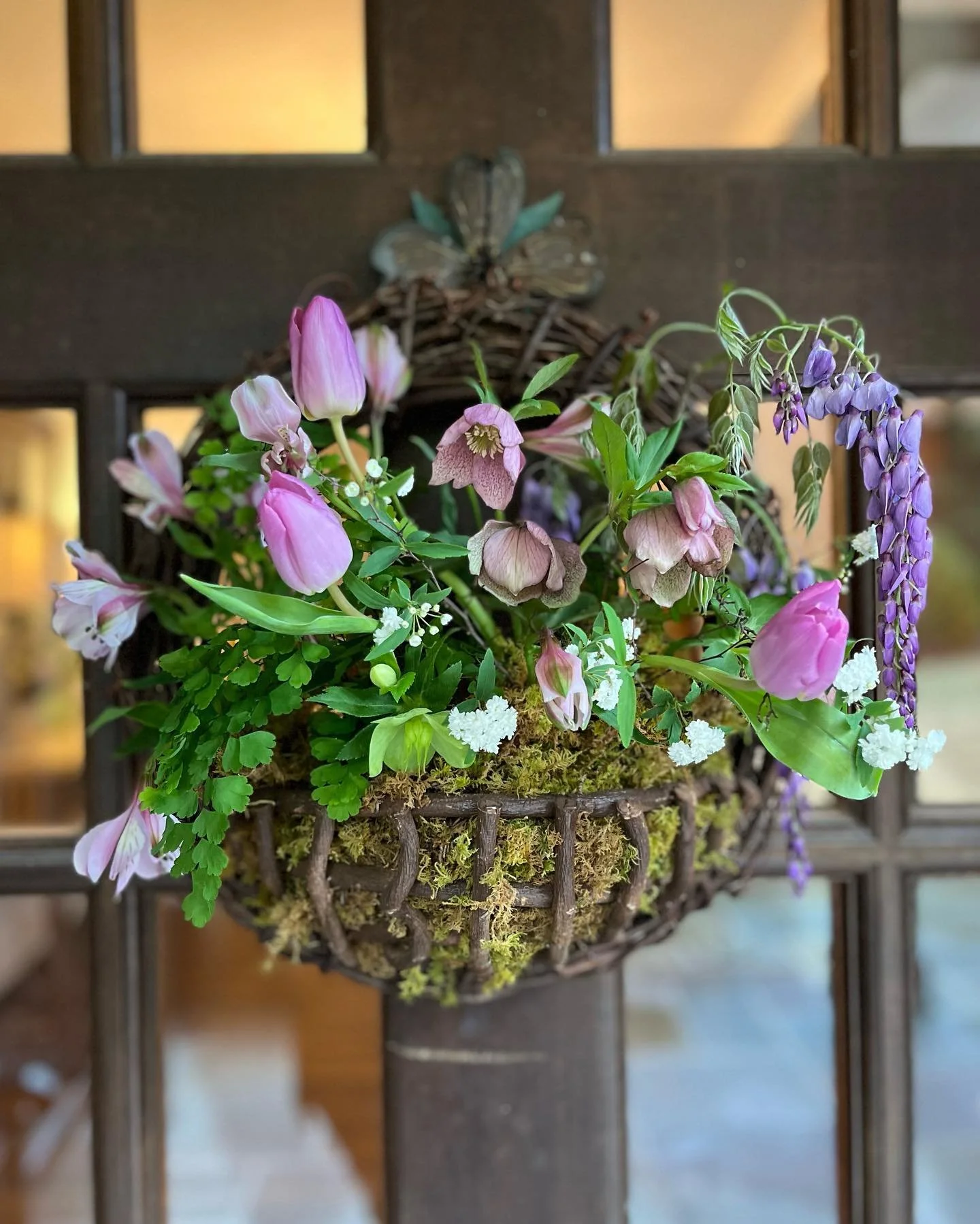 Ready for Spring 

#springflowers #southernflowers #signsofspring #lentenrose #sweetpeas #sususpetals #mtnbrookflorals