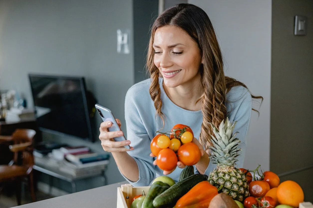 Lady phone and food .jpg