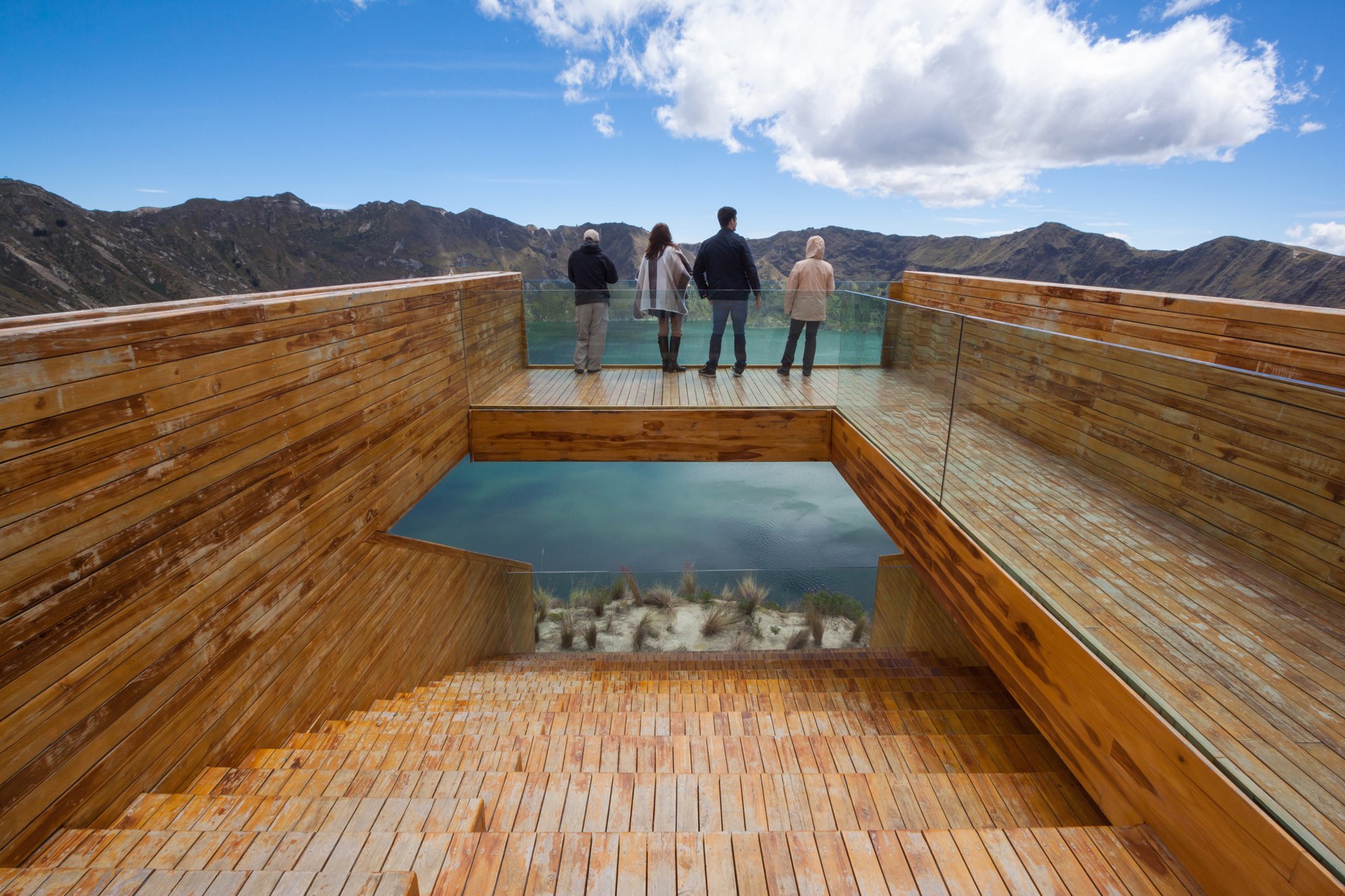 Quilotoa-Crater-Overlook-lorena-darquea-1.jpg