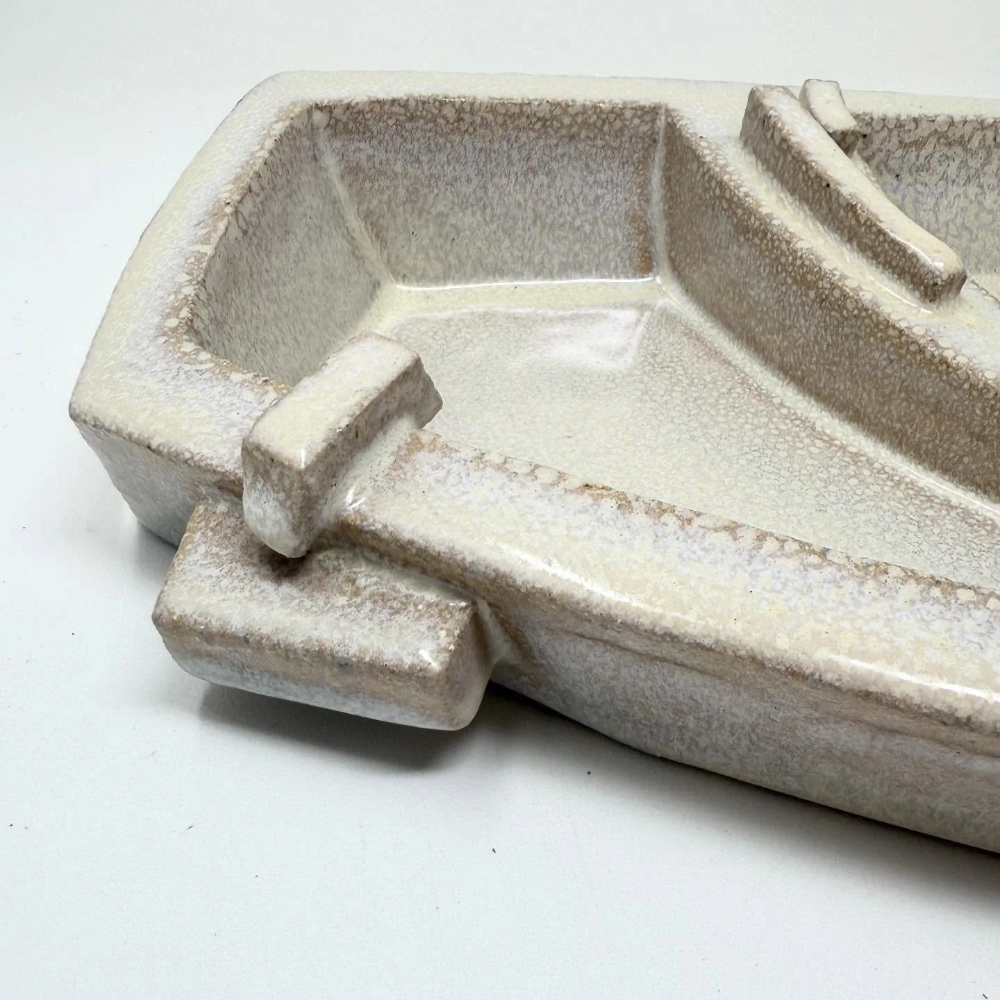 Check out our line sale! 🎉
Shop through the end of the day Sunday. 
This sculpture was by @wilkinsonsculpture 

This arching structural piece can be hug on the wall or it doubles as an eye catching serving dish.

See the link in @debspottery bio and