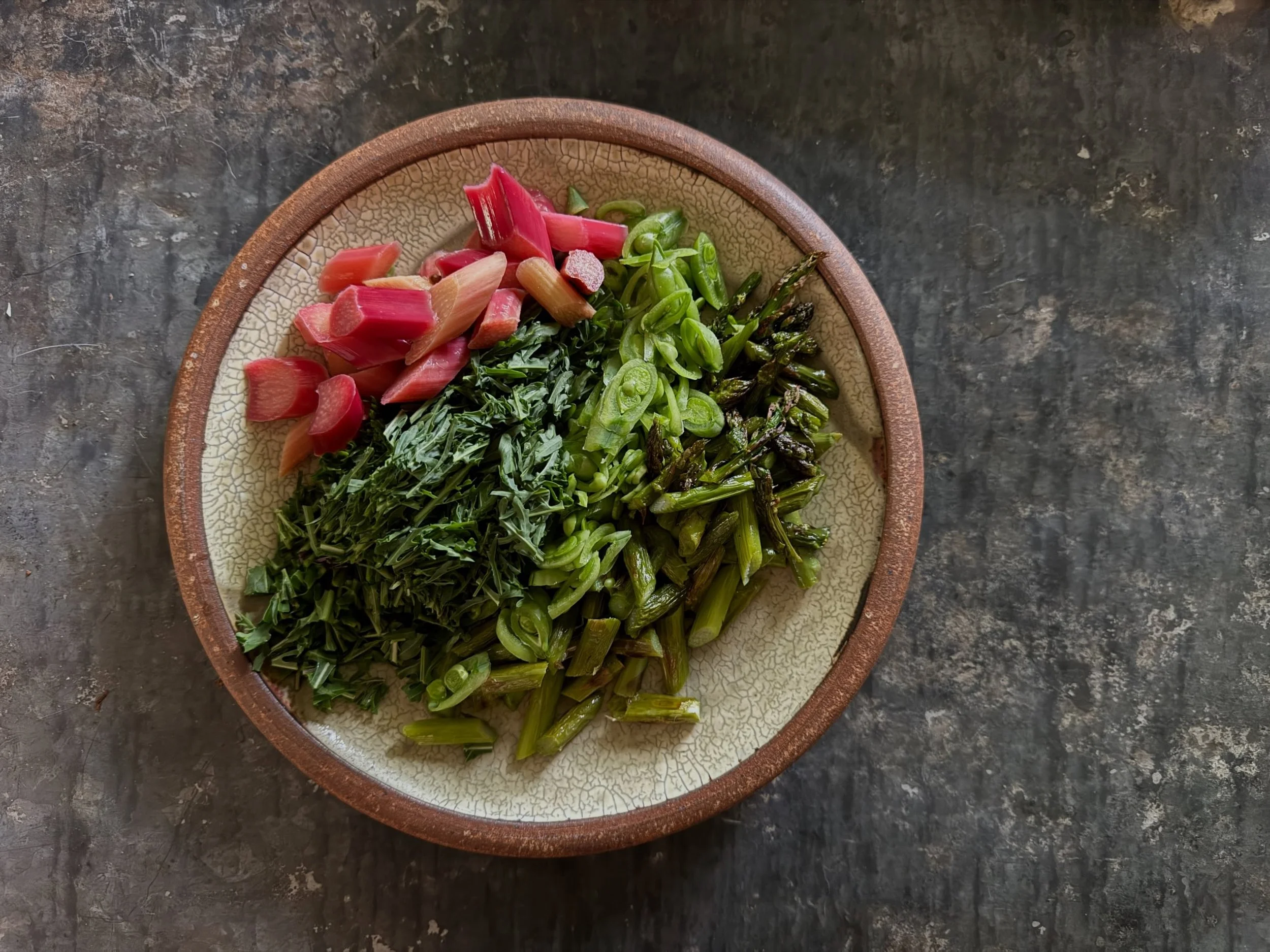 Mmmmm, salad fixings. Pickled rhubarb, arugula, garden peas, and seared asparagus. All to top butter leaf lettuce. Mom &lsquo;n I took a class @thepantryseattle And now I&rsquo;m trying recipes again at home. It was such a fun time!