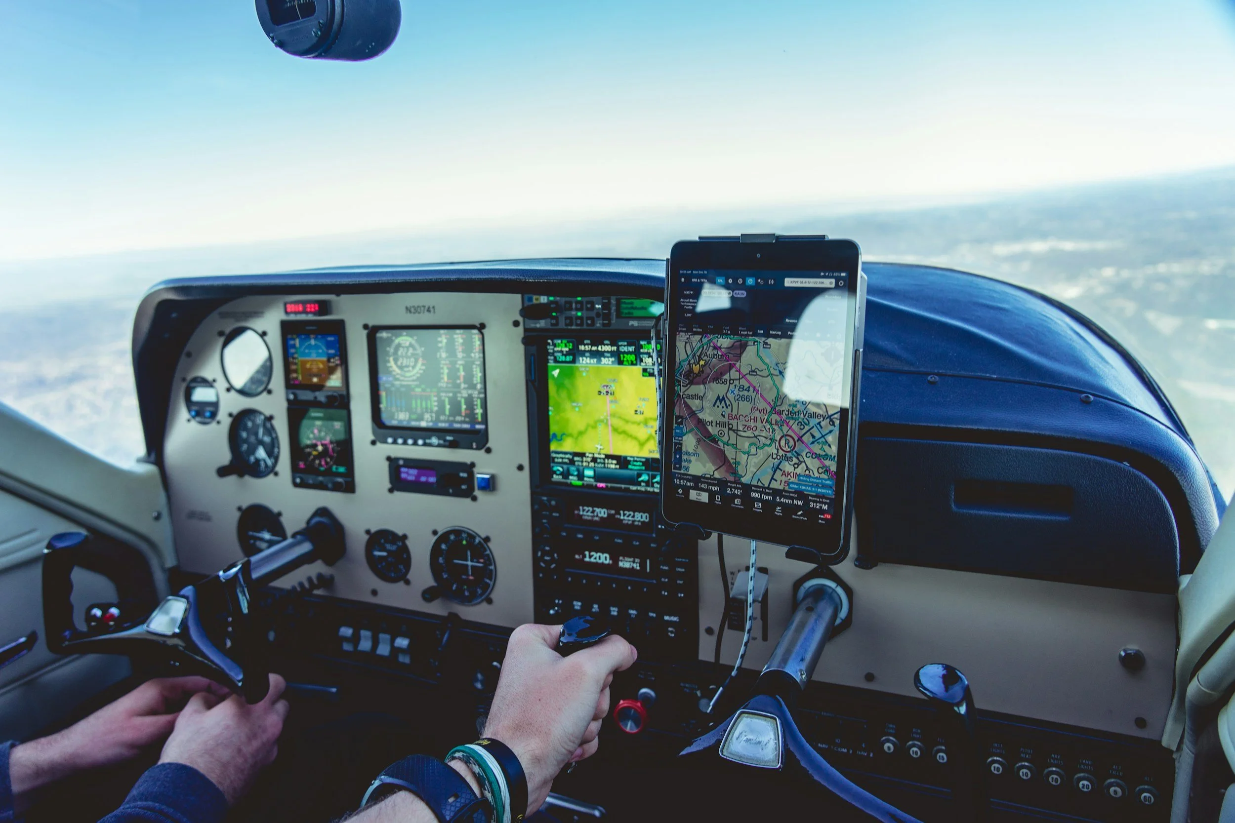 Overcome Aviation Pilot Hiring Challenges with Private Instruction