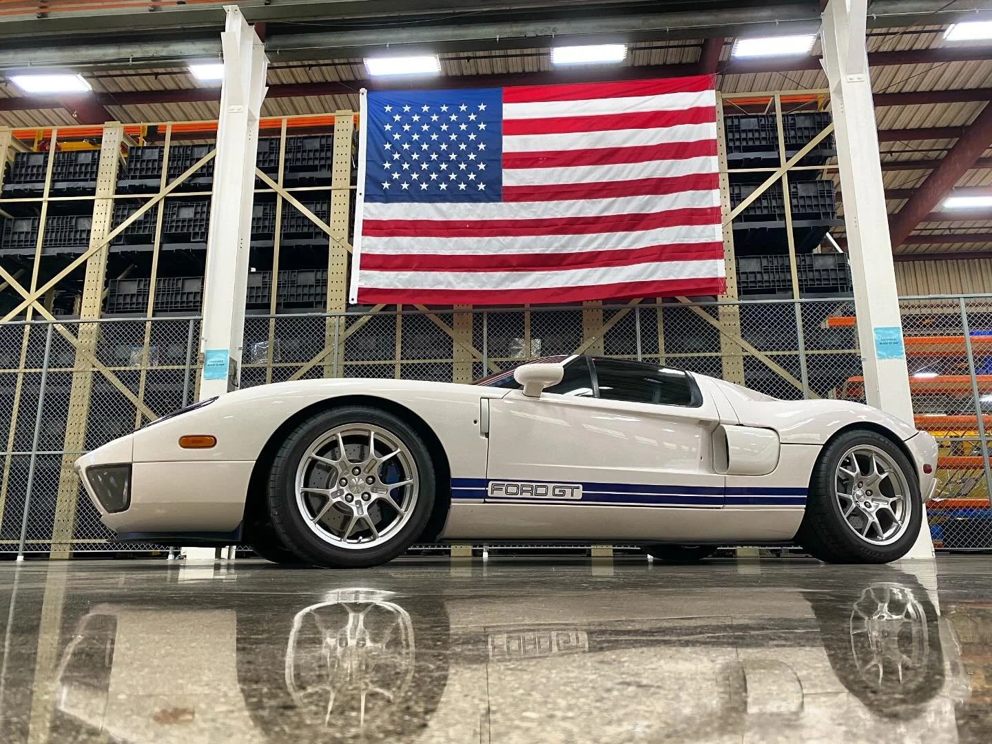 Want a mirror-like reflection on your shop floor so clear that you don&rsquo;t have to crawl under the car to find what&rsquo;s leaking?

Give us a call!

#epoxy #polished #concrete #epoxyresin #epoxyfloor #polishedconcrete