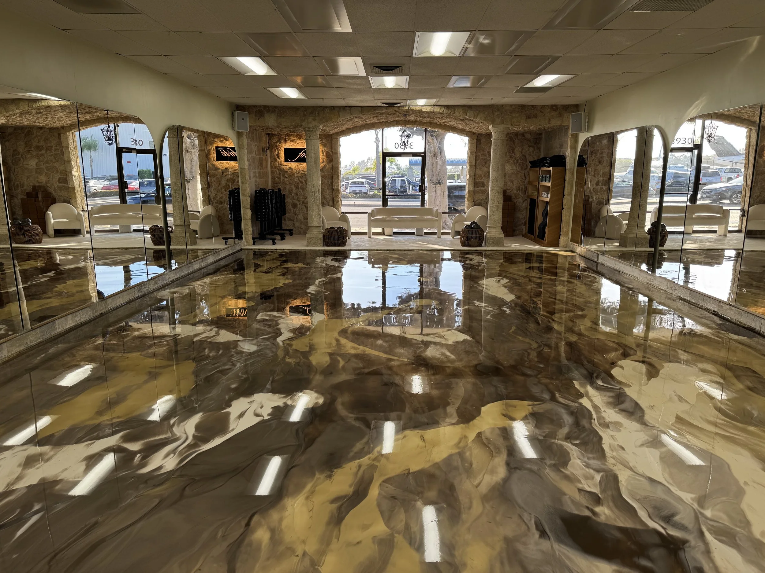 Retail &amp; Showroom Flooring: Aesthetics That Impress Customers, Durability That Lasts