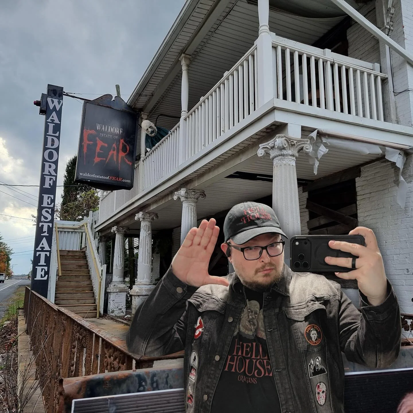 Happy Halloween horror fans! Had to post my costume as a found footage director from @terrorfilms @stephen_cognetti @thechosenjoey &ldquo;Hell House LLC&rdquo; franchise. Also don&rsquo;t forget to check out &ldquo;Hell House LLC: Lineage&rdquo; out 
