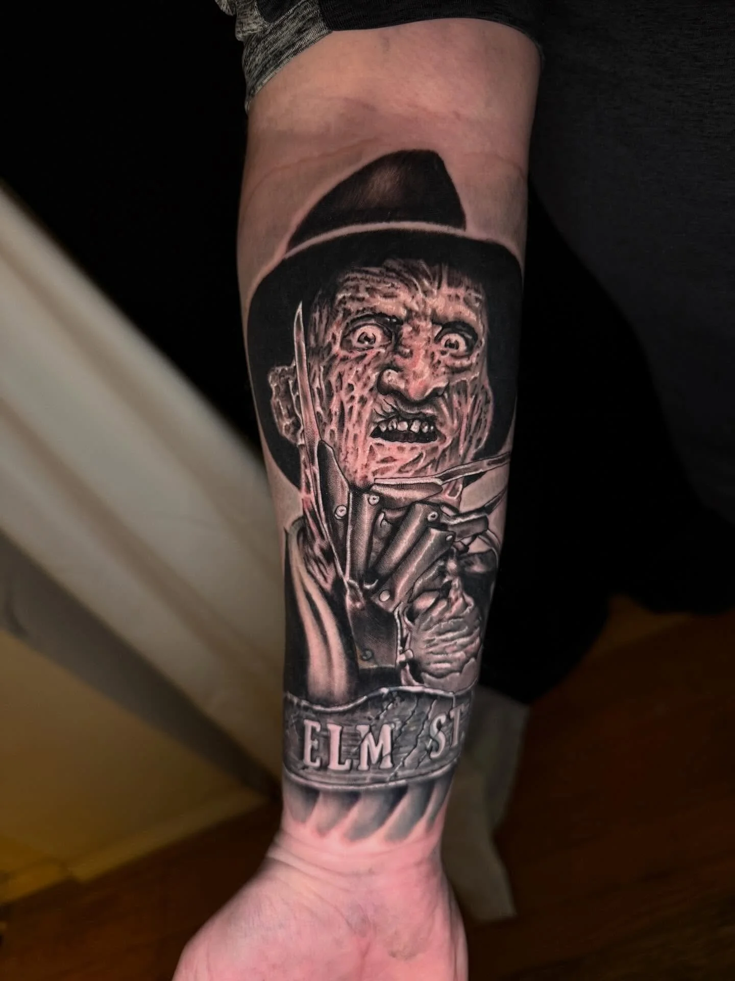 Thanks to @blackhart_ink at @legacy.tattoo.ogden for my very 1st horror tattoo! I of course had to go with the amazing @officialrobertenglund as Freddy Krueger, since he is my favorite. It&rsquo;s also a nice tribute to one of my favorite writer/dire