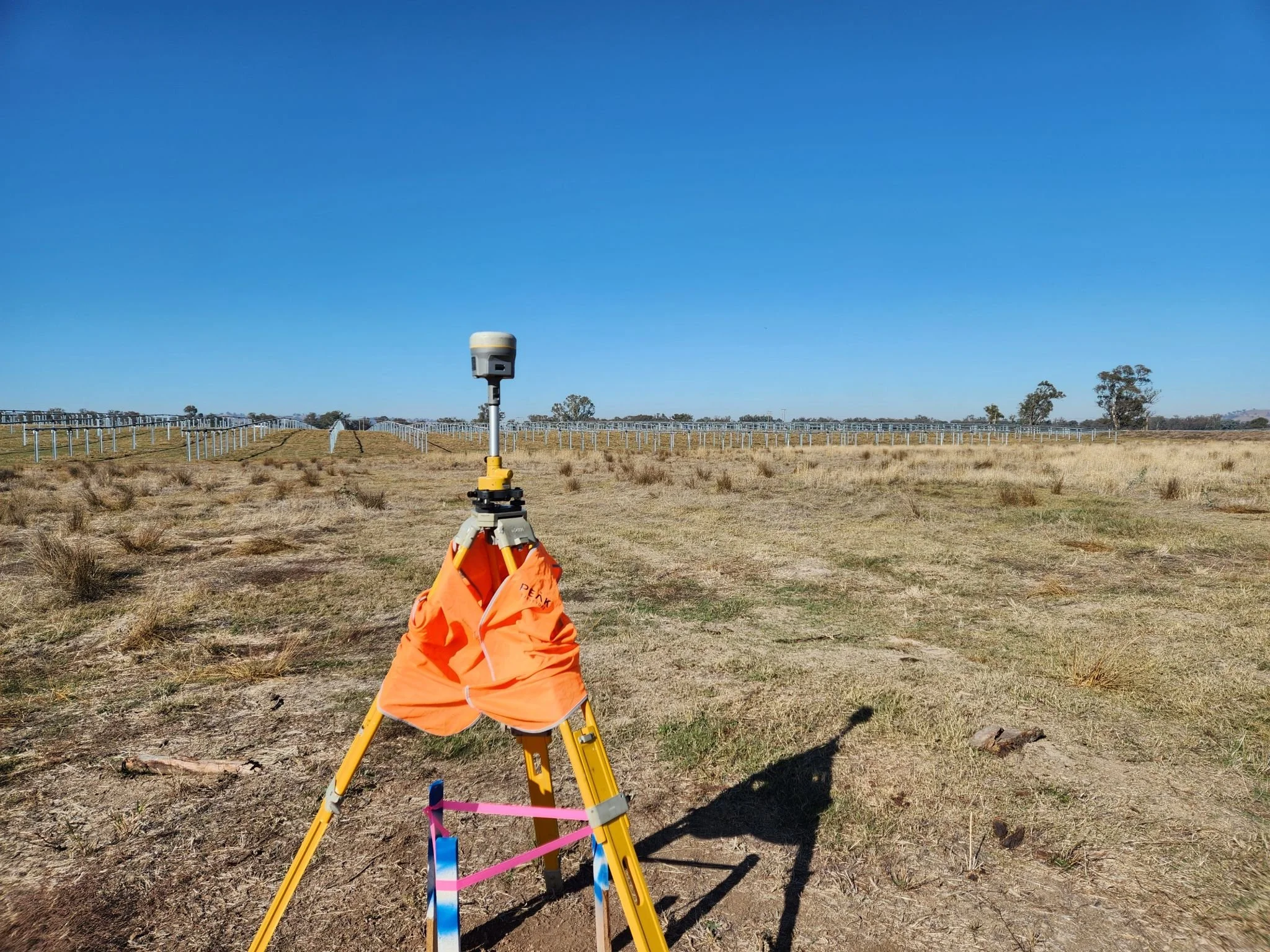 Pre-purchase boundary identification survey on a property site