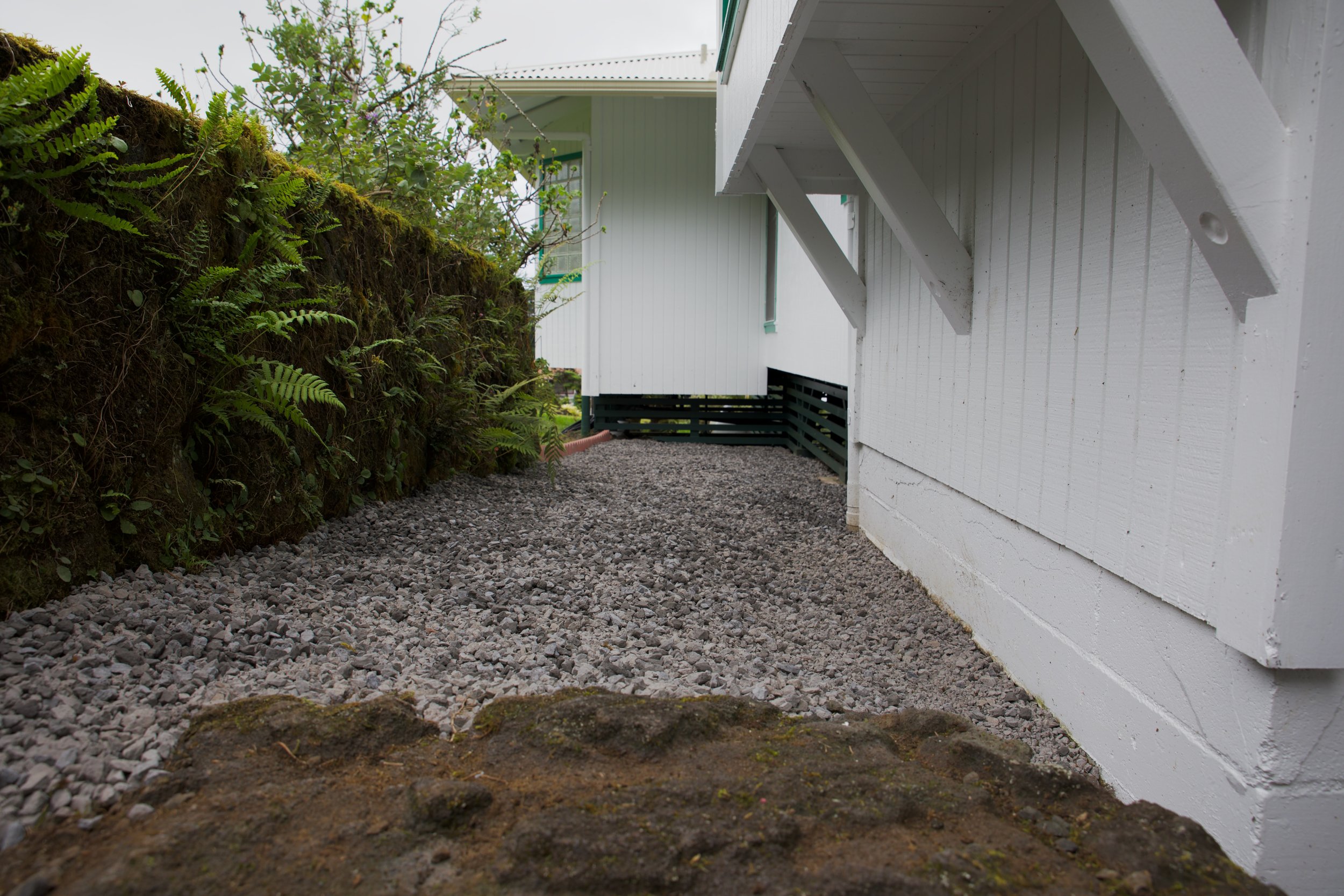 hilo-gravel-work-5-tons-installed-two-day-transformation.jpg
