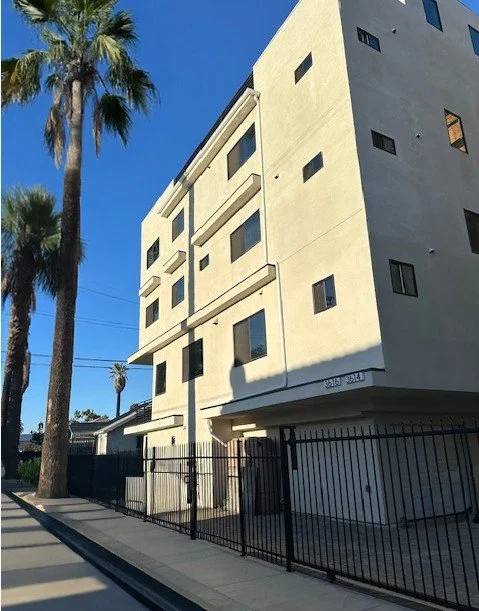 Catalina EXT 1.jpg