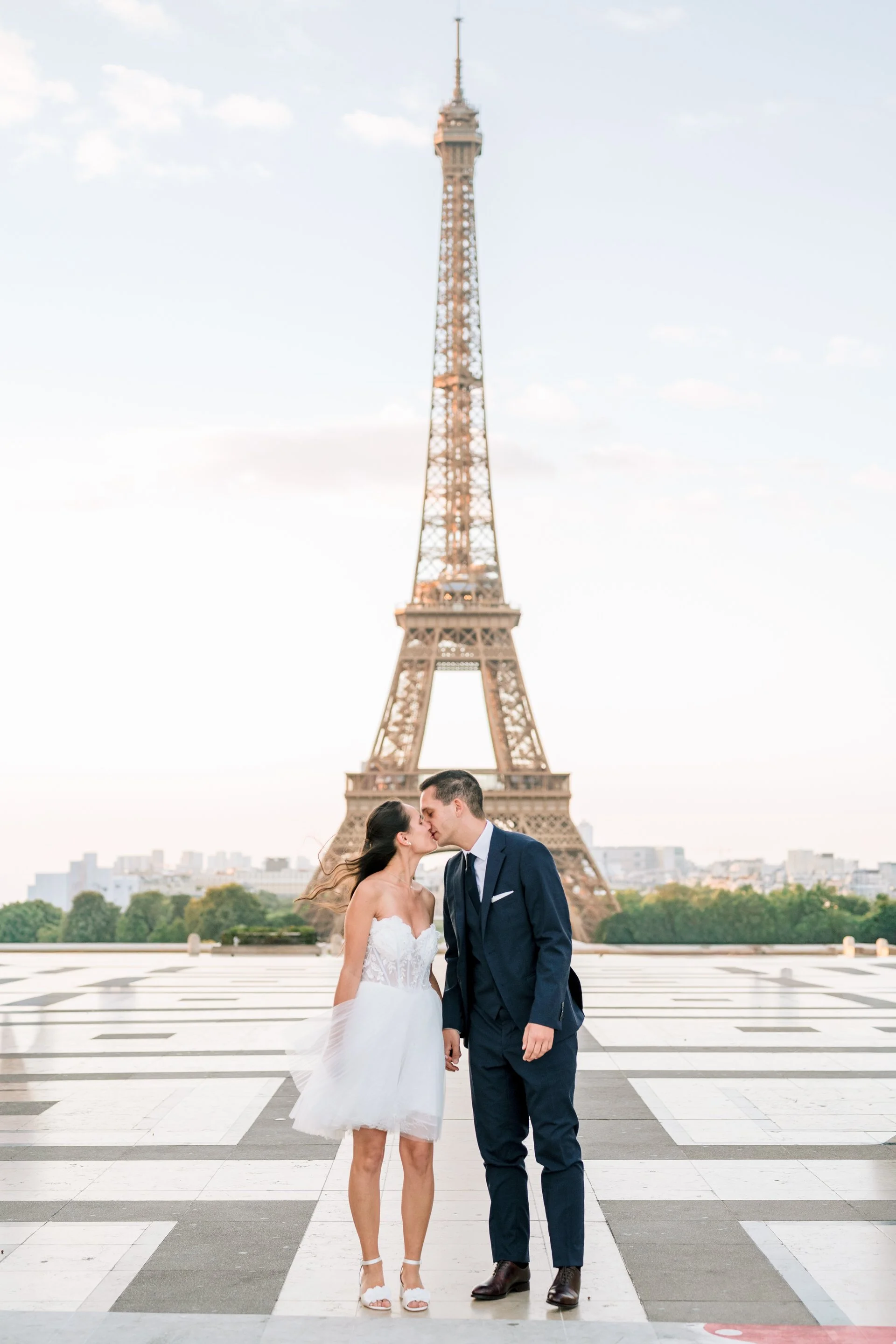 Séance de couple mariage à Paris