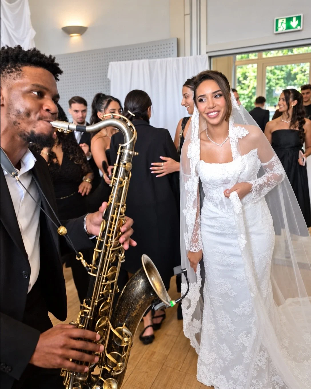 Sax meets the bride.
Live &middot; Wedding

#liveband 
#webelievemusic 
#rnb #soul #gospel