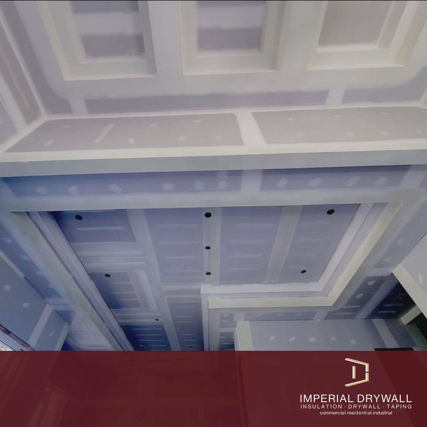 This isn&rsquo;t just drywall, it&rsquo;s architectural detail.
Custom ceiling features that frame the space, reflect the lighting, and raise the standard for luxury interiors.
Every cut, curve, and corner is clean and intentional.

🏡 When your ceil
