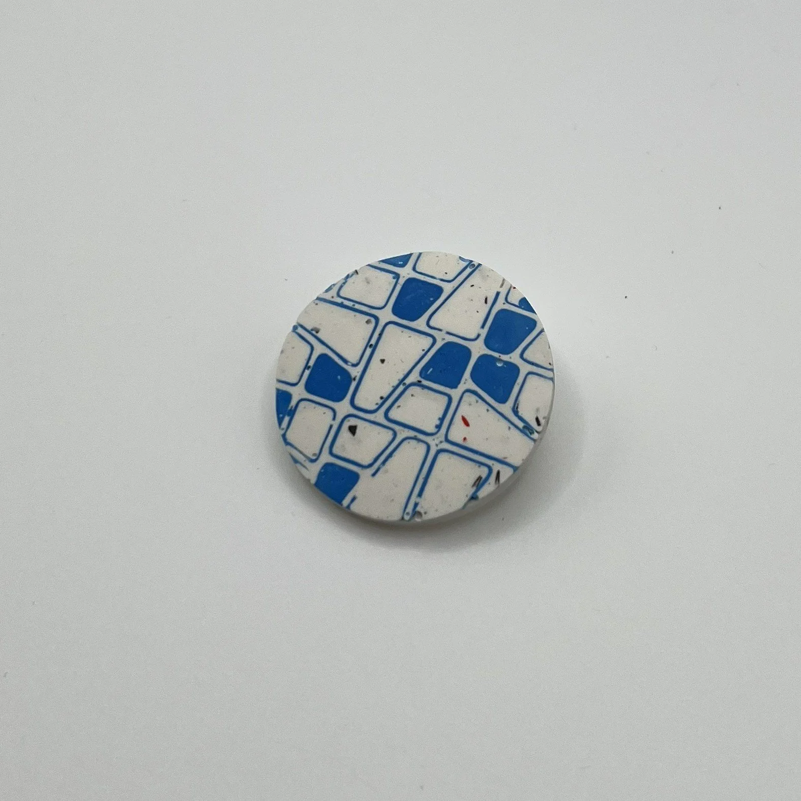 studiomariscat_laurieston_mosiac_brooch_blue.jpg