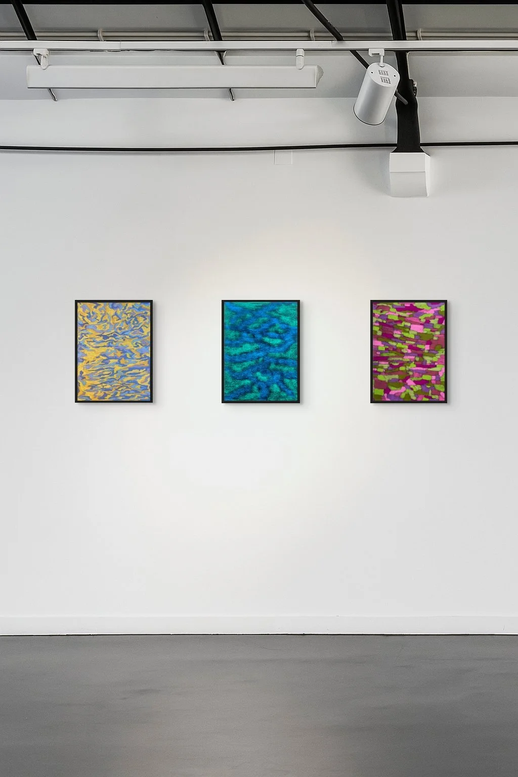 Mangrove – Oeuvre abstraite colorée exposée en galerie d’art contemporain à Paris / Colorful abstract work Exhibited in Paris Art Gallery | Atelier Cléophée