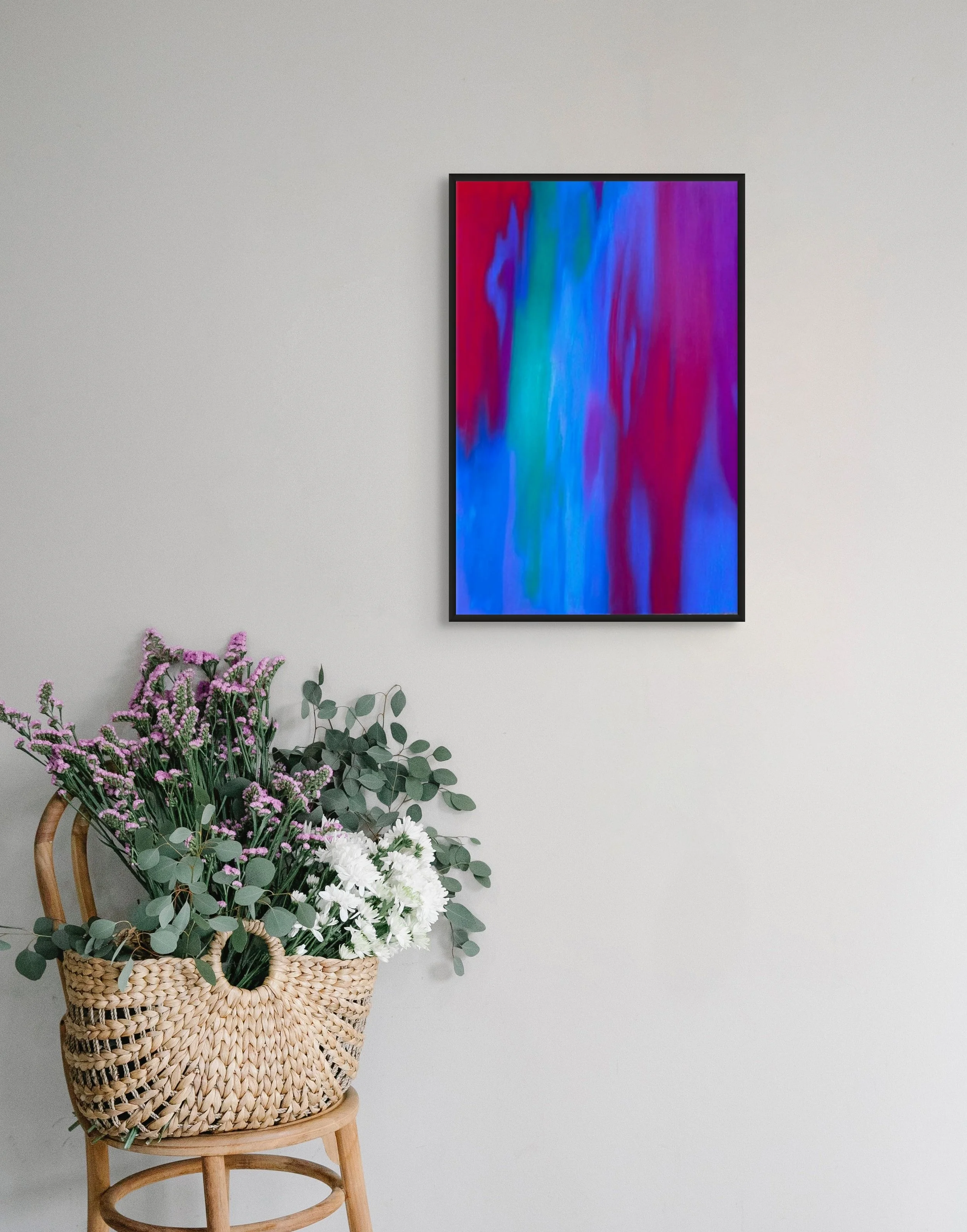 Contemporary abstract pastel artwork in interior setting by Atelier Cléophée / Œuvre abstraite contemporaine au pastel mise en scène dans un intérieur contemporain