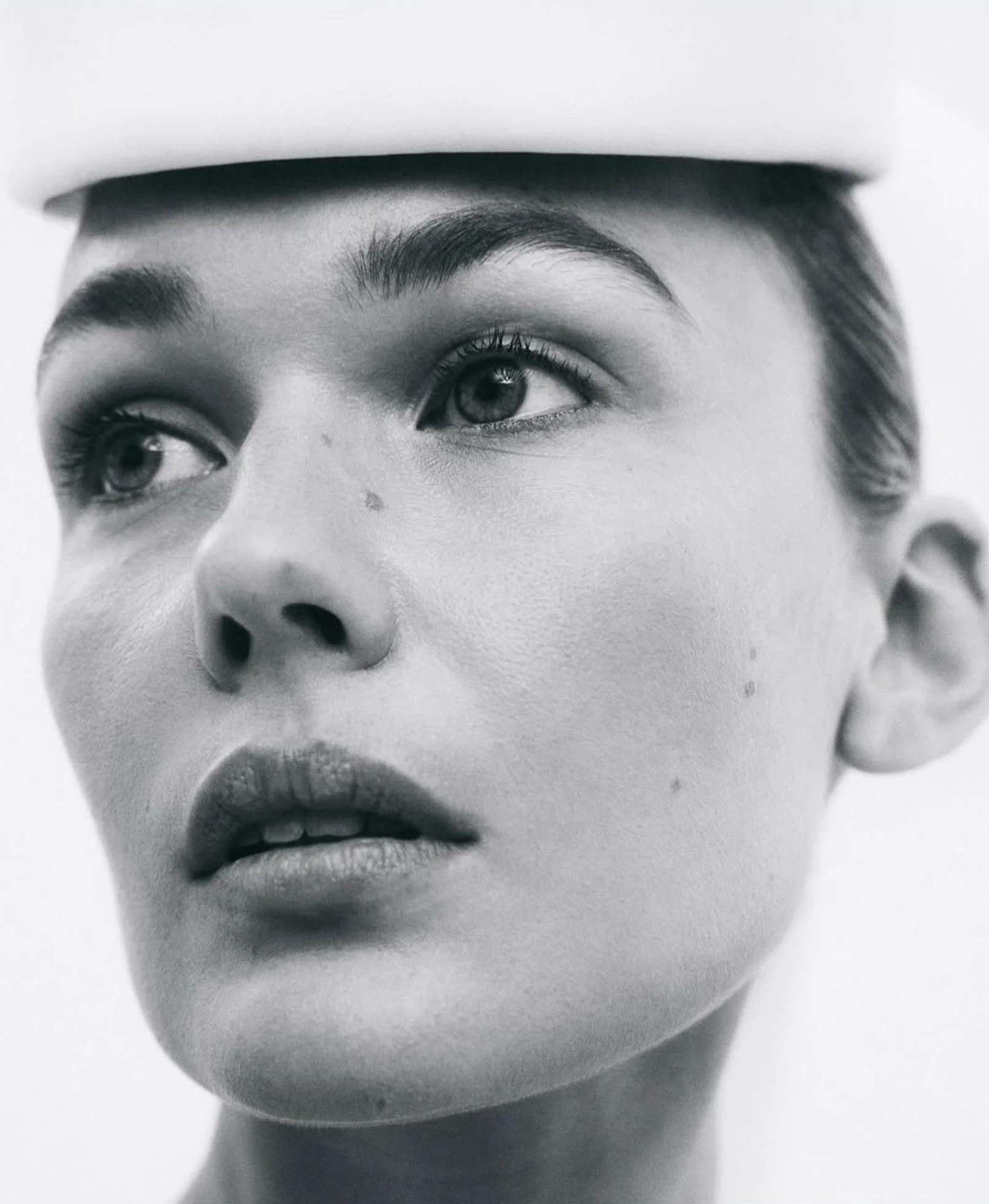 Lula Magazine - Alexandra Utzmann - Makeup artist: Camille Arnaud