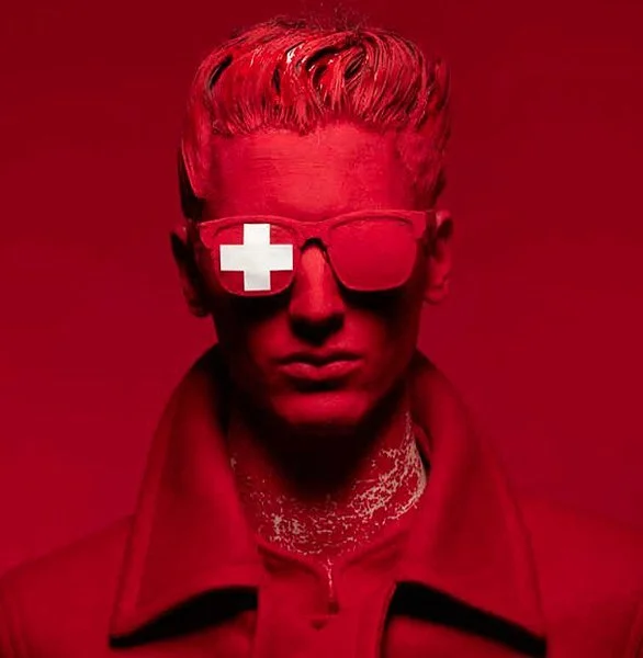 Julian Noni - Hair Stylist: Vincent de Moro