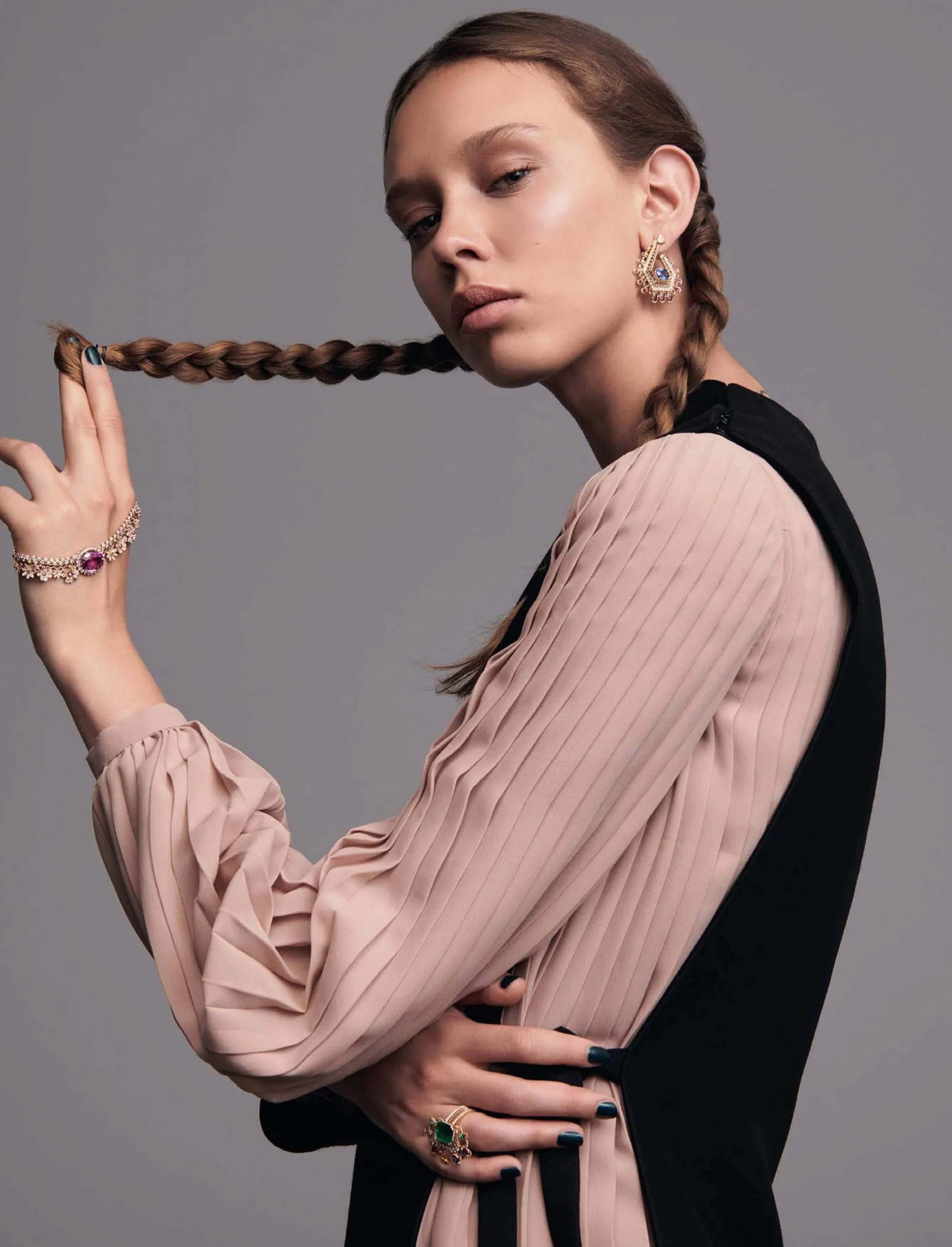 Madame Figaro Japan - Sonia Sieff - Hair Stylist: Caroline Bufalini