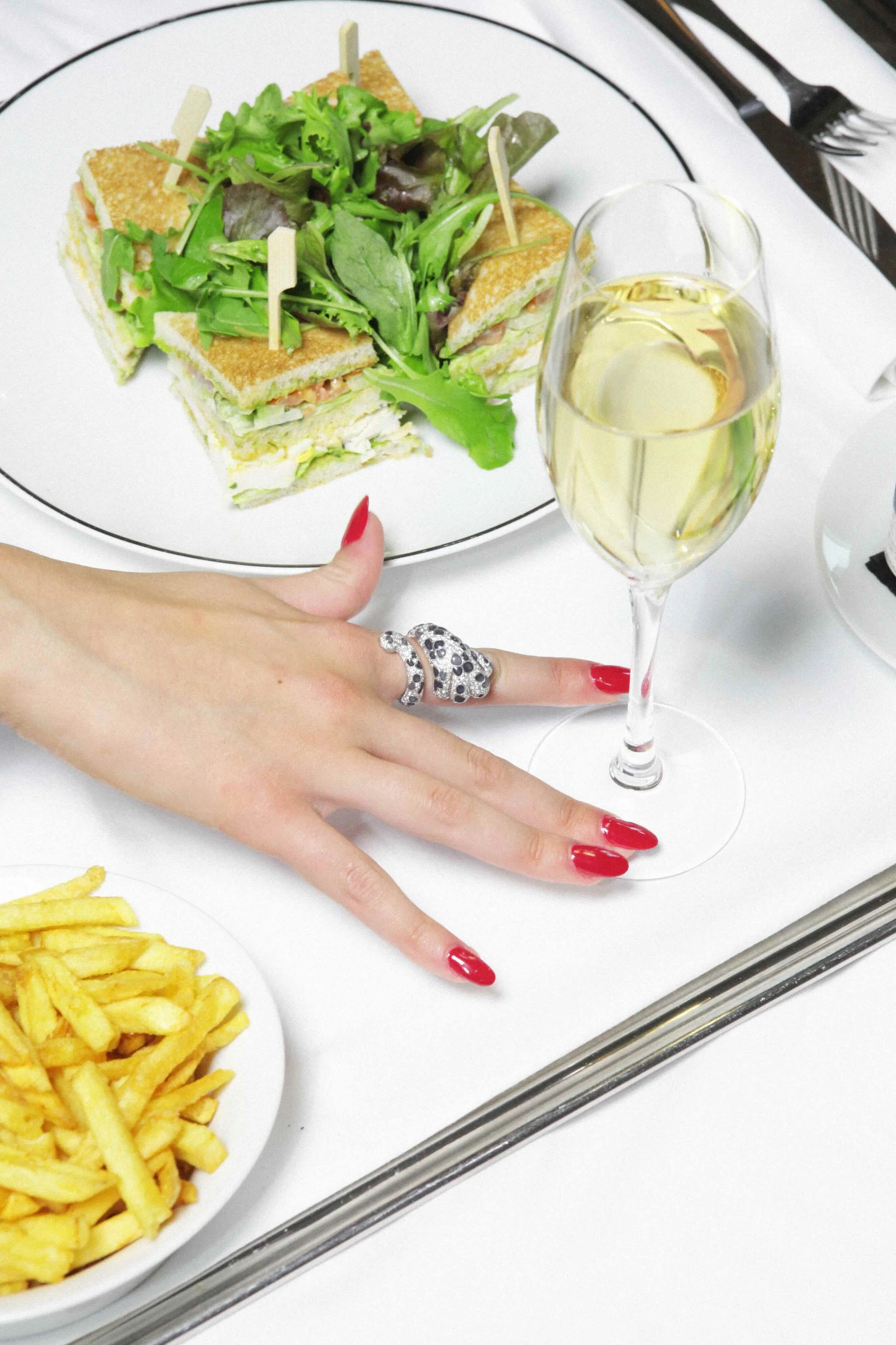 Cosmopolitan - Virgile Texier - Manicurist: Huberte Cesarion