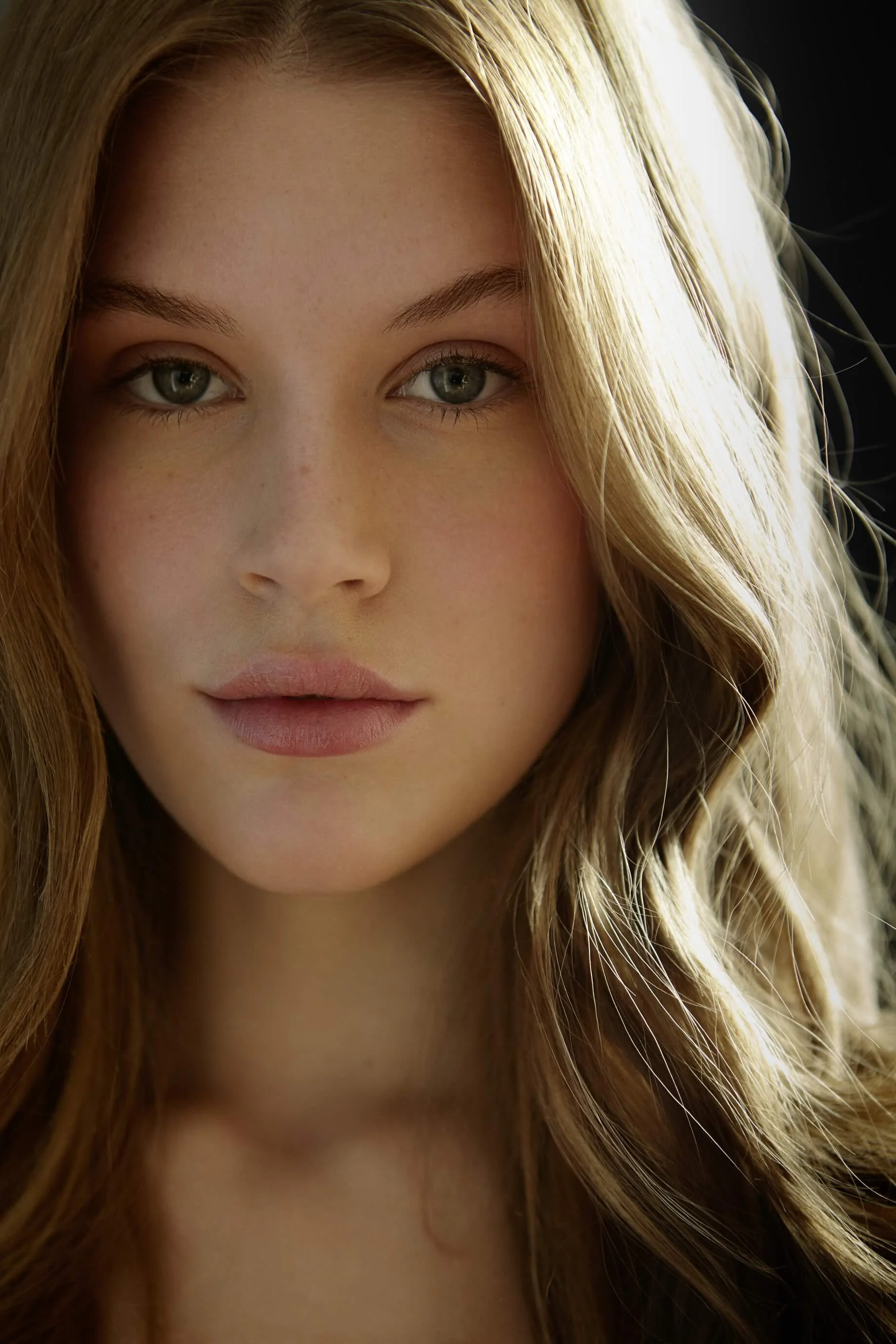 Cosmopolitan - Emmanuelle Hauguel - Hair Stylist: Caroline Bufalini