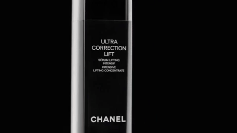 Chanel - Manicurist: Huberte Cesarion