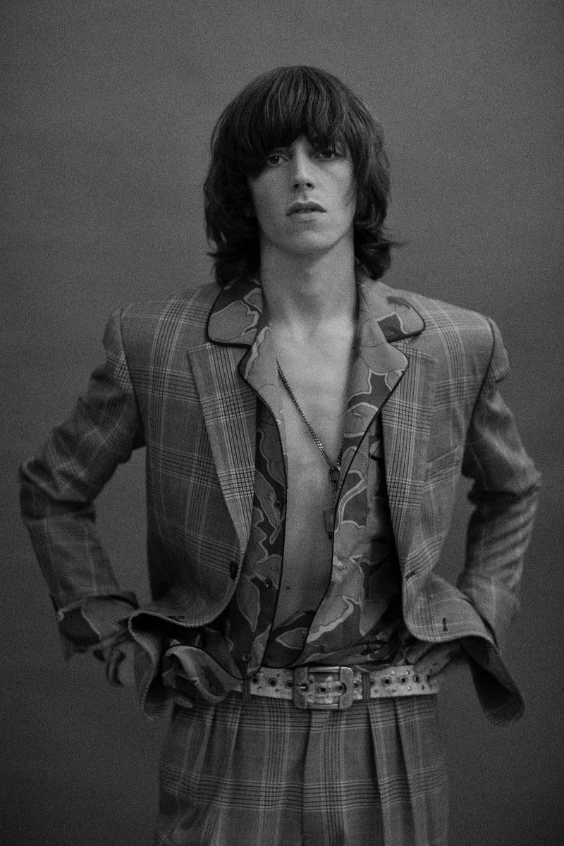 Hair Stylist: Vincent de Moro