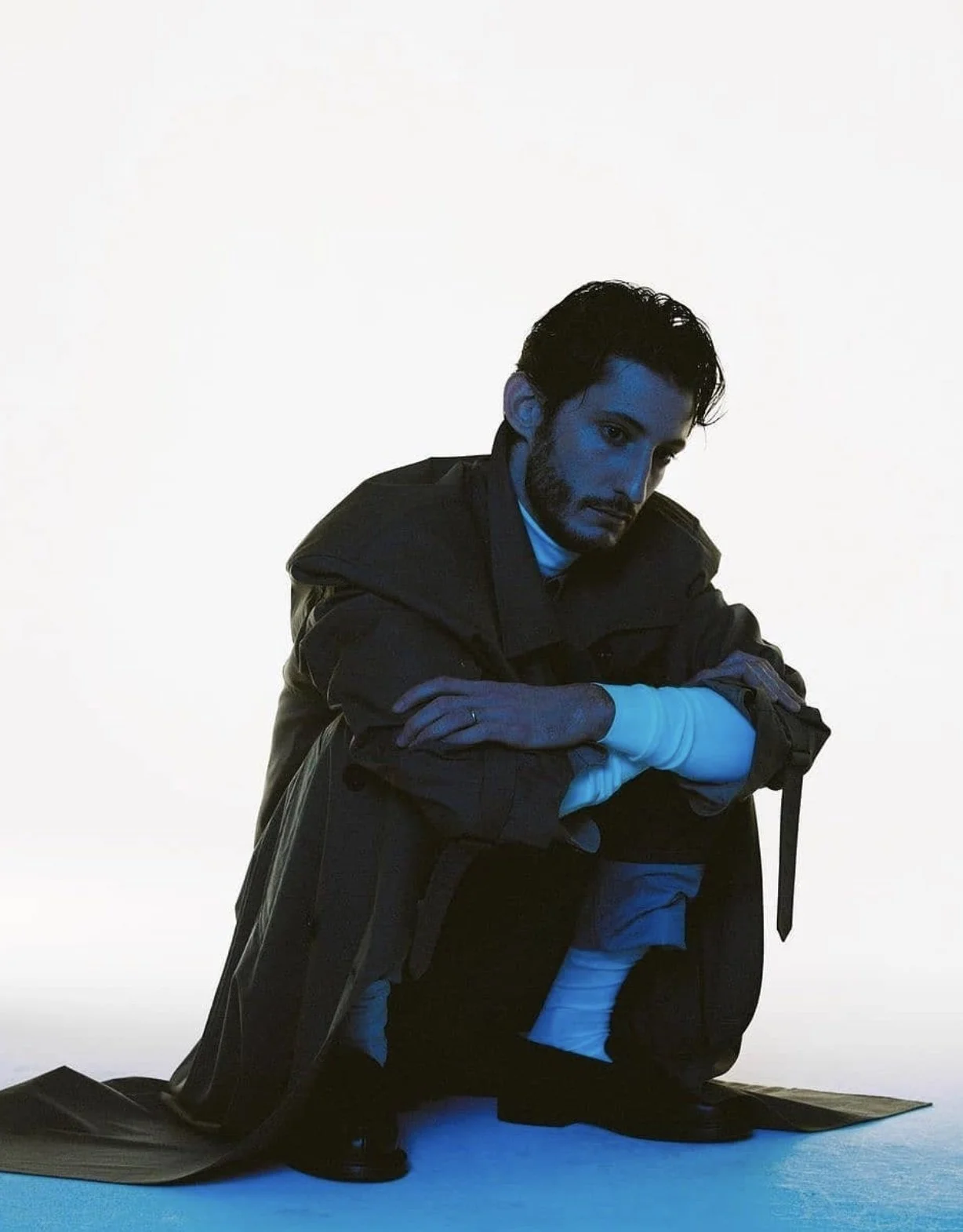 Behind the Blinds - Pierre Niney 