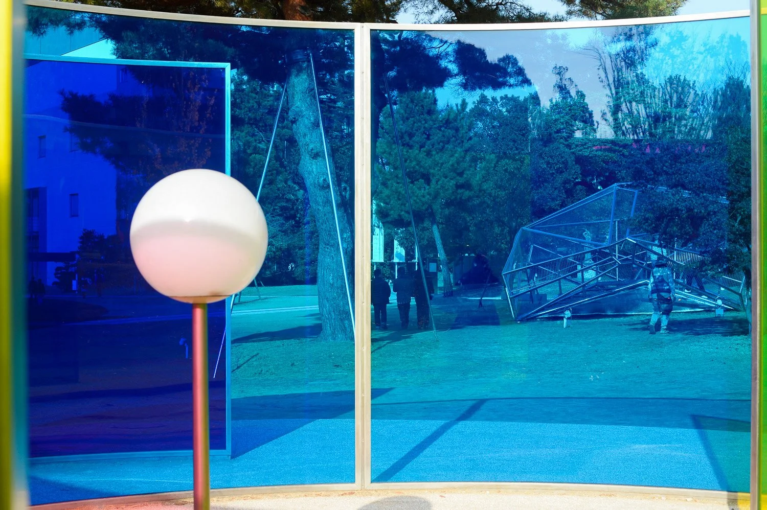  Olafur Eliasson (Colour activity house) 