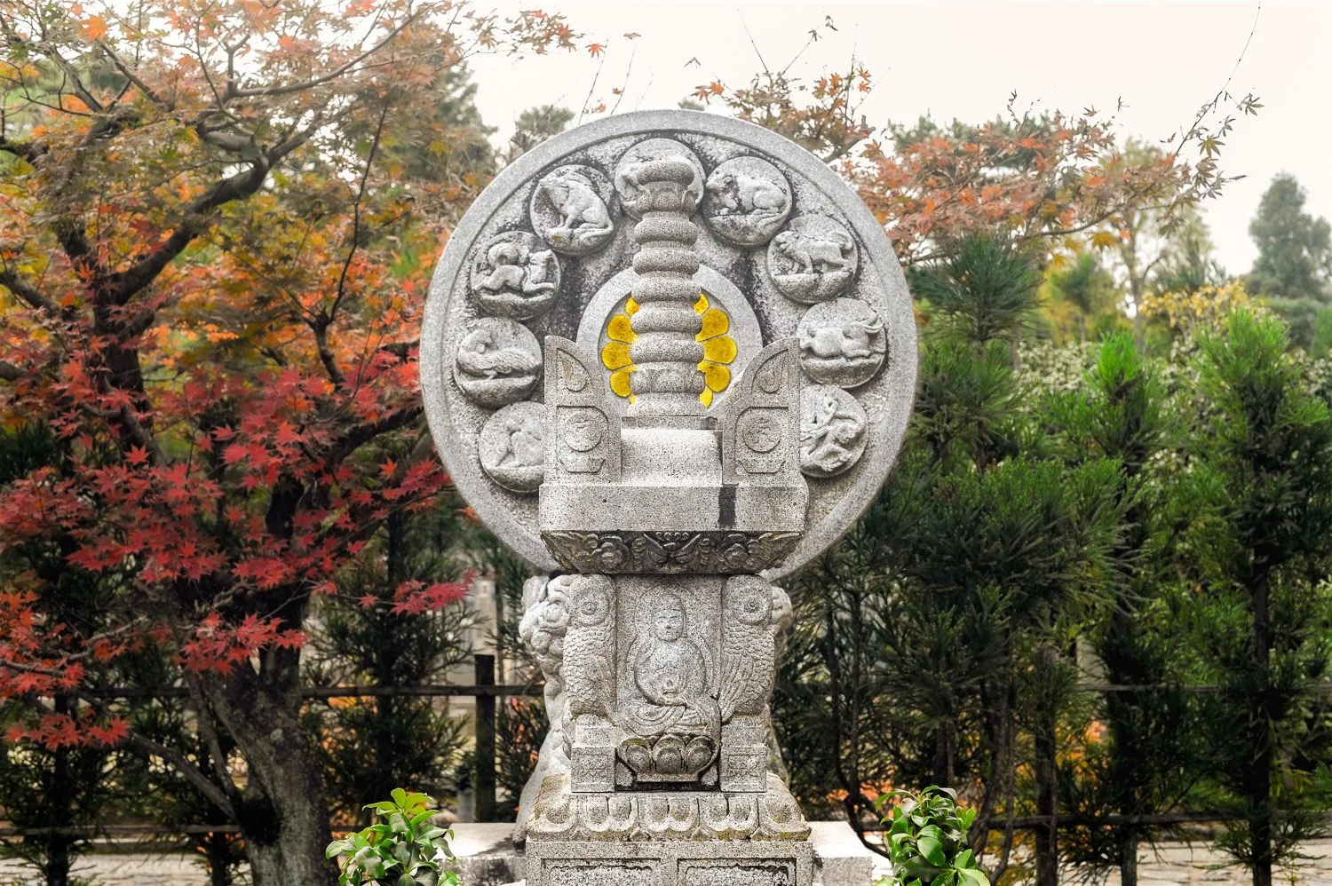  Gorintō ( five-ringed stupa ) Symbolises the five elements of Buddhist cosmology 