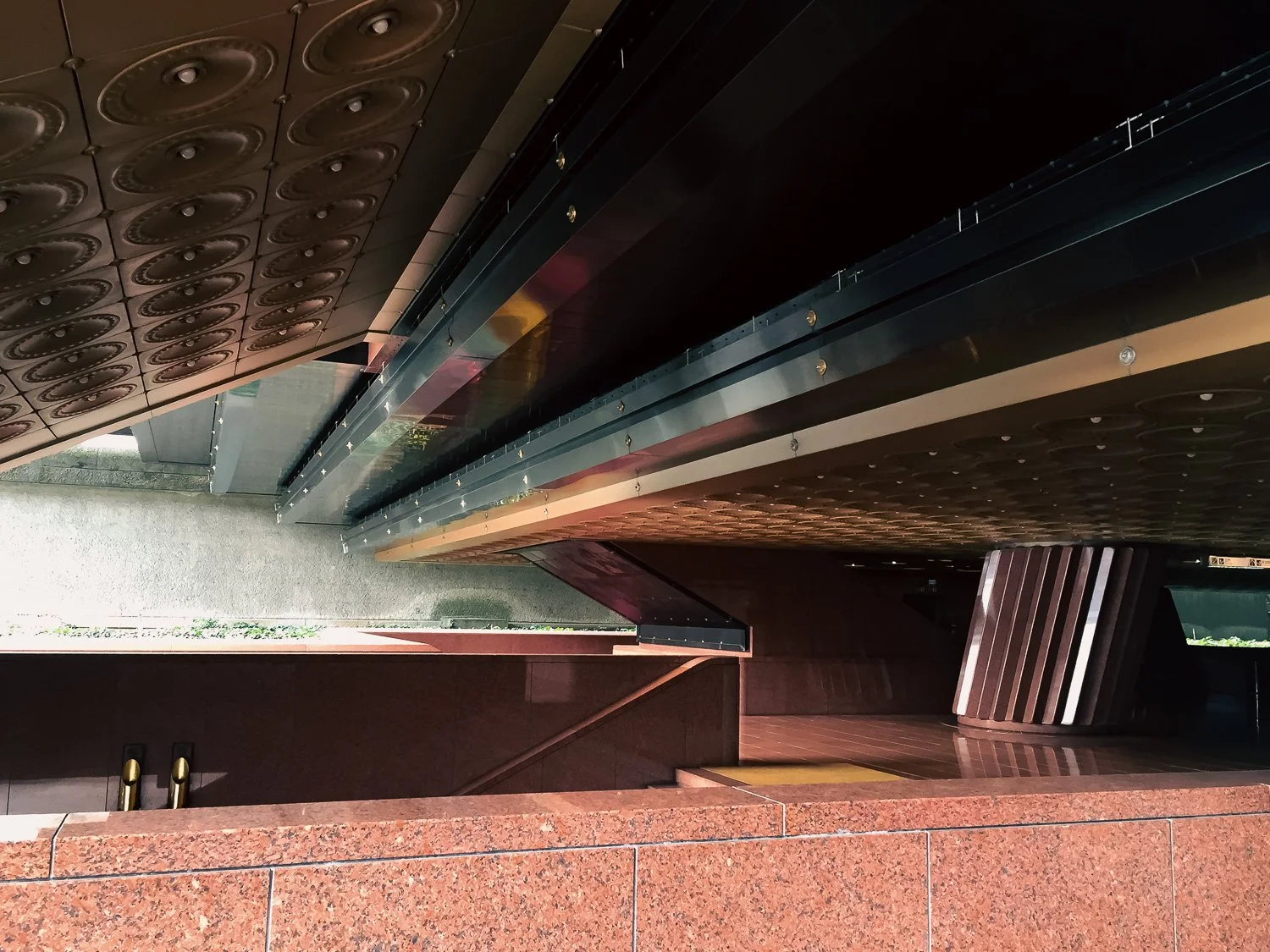 Reiyukai Shakaden Temple 010.jpg