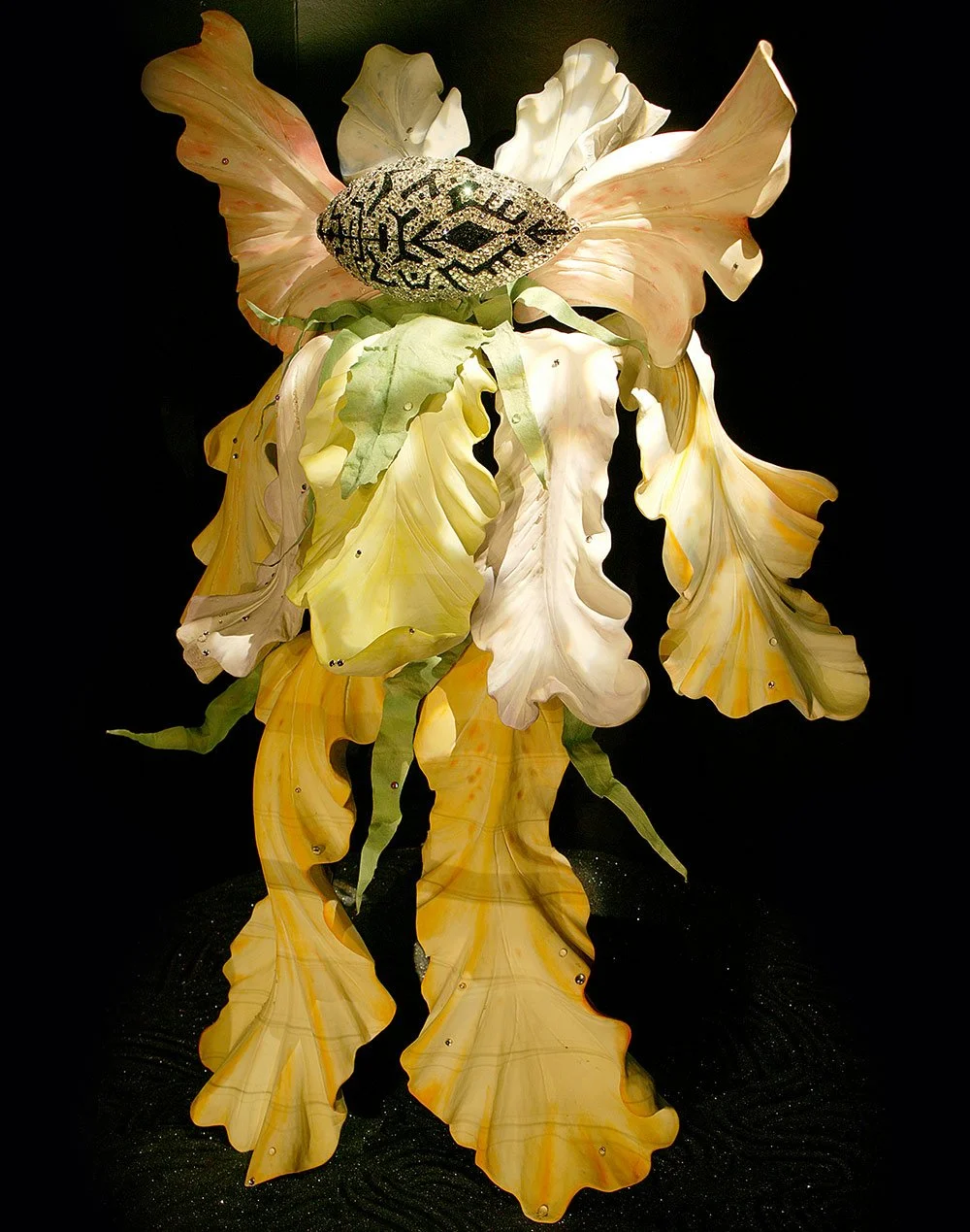 one of the Christal theatre creations by Susanne Schmogner  –  photo © Marc Gilsdorf