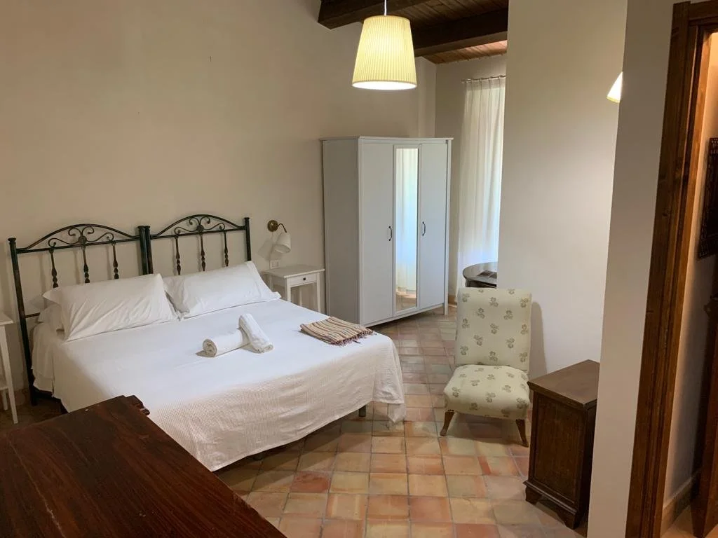 apt 5 bedroom 1.1 (1).jpg