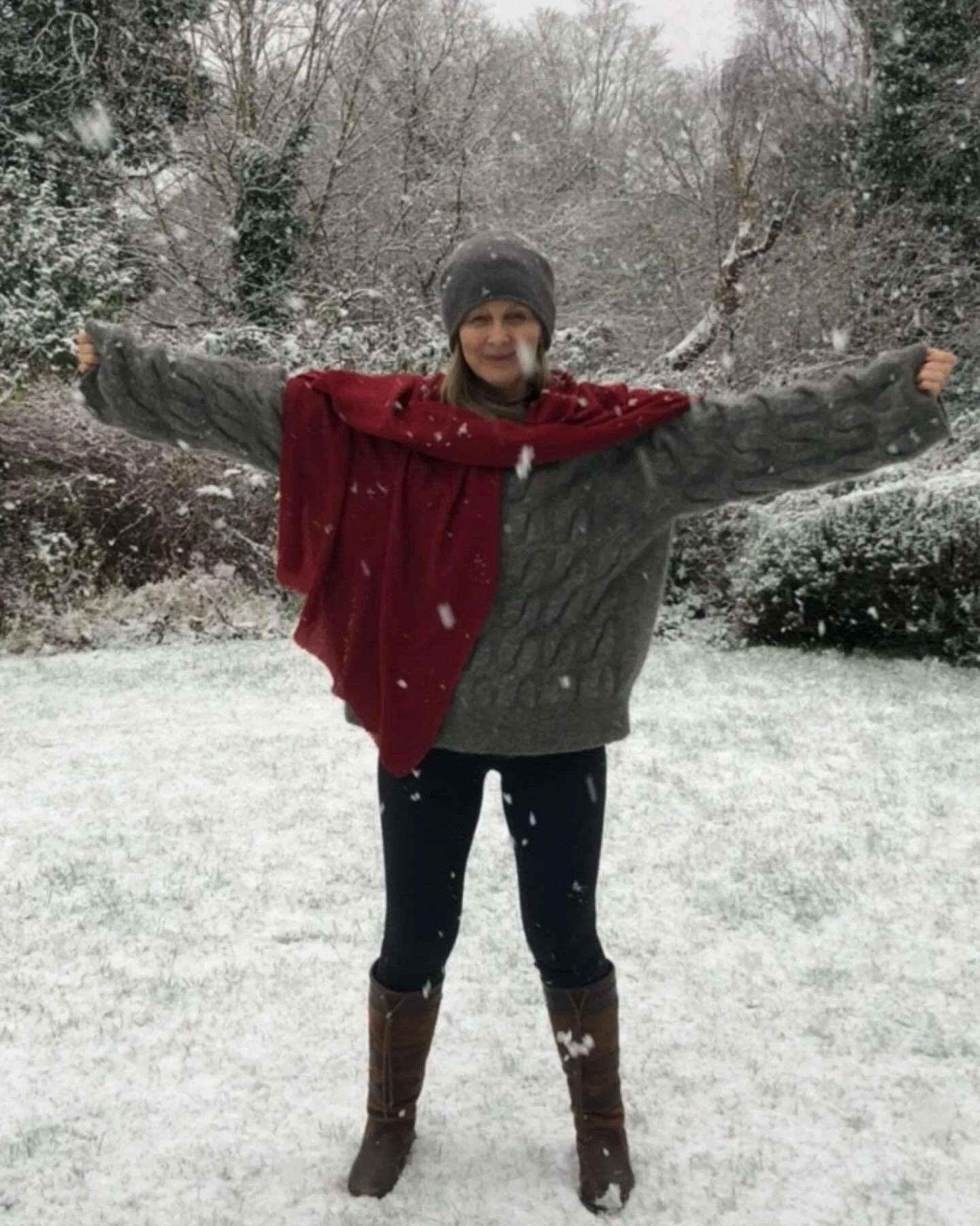 Winter slowing everything down, just enough. 

May this season bring you rest, reflection, and moments that feel deeply nourishing.

ps. Not snowing in London 😃 

#yuletide #xmas