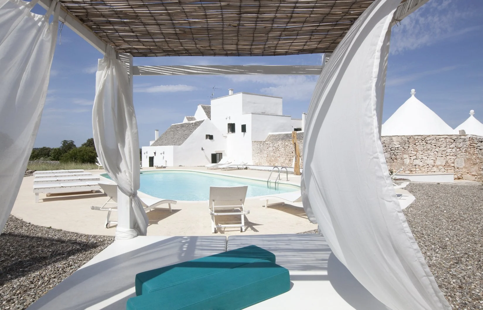 Pool Margherita Dal Pra Yoga Retreat Puglia.jpg