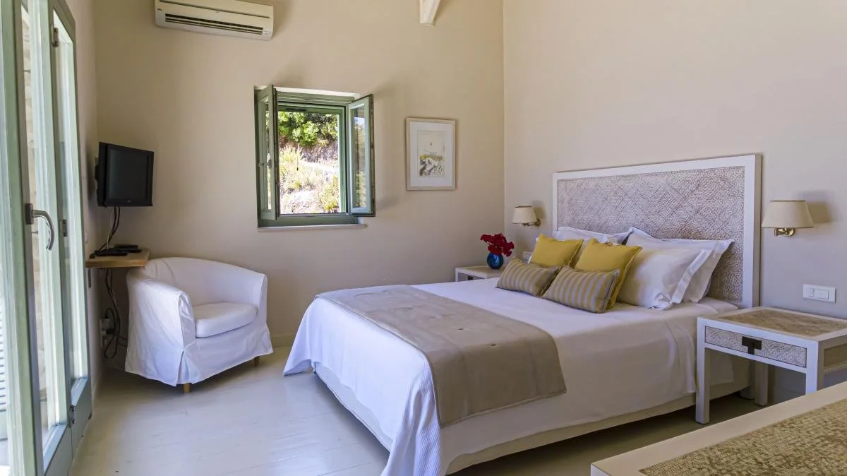 Margherita Dal Pra Lefkada Villa Eos_room_upstairs_5.jpg