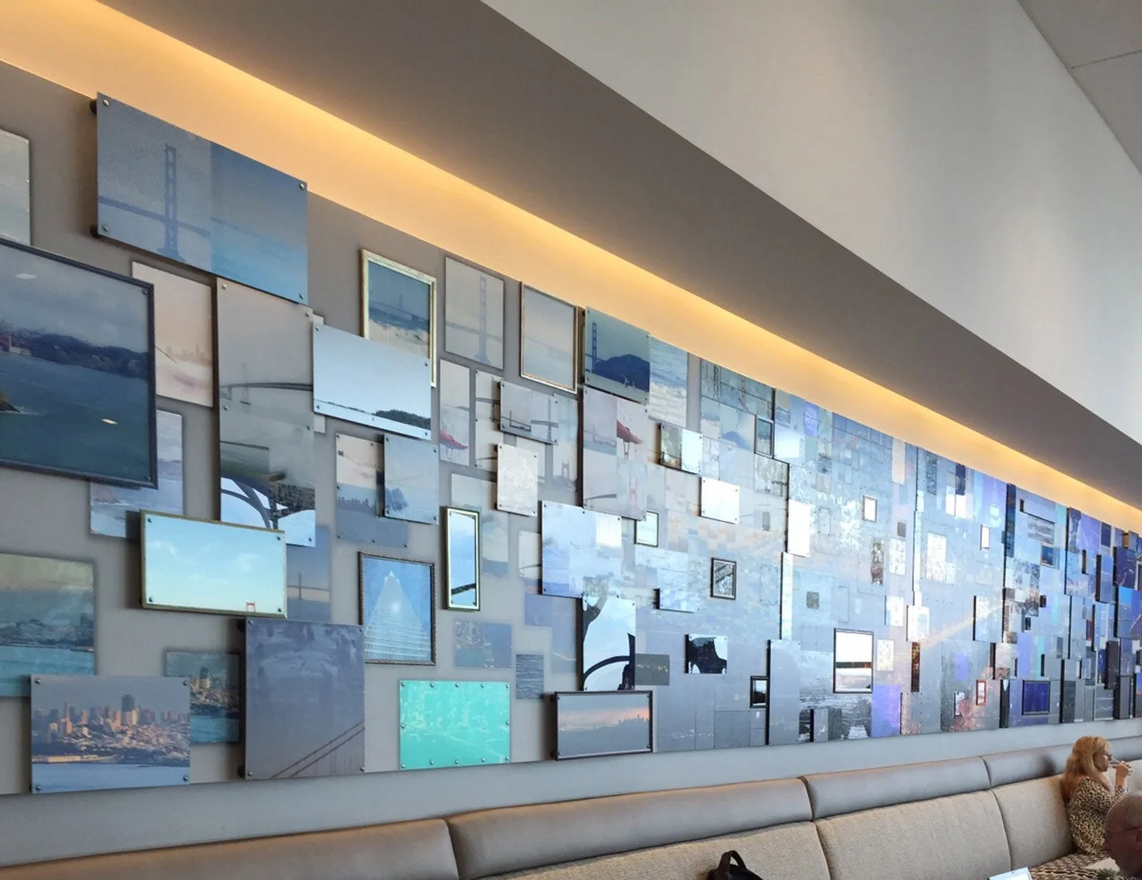 tsevis-san-francisco-landmarks-displayed-modern-lounge.jpg