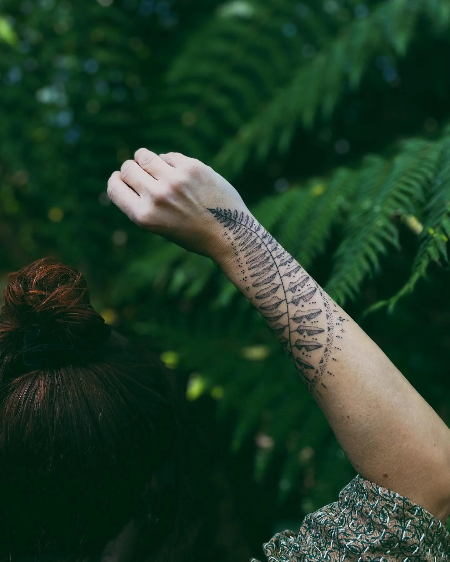 Christmas Fern, a powerful ceremony to mark a transition into embodied empowerment, inspired action and woven crafts and so many offerings waiting to be birthed @feralrose.boutique ✨ 

Thank you Amanda, for receiving this marking to activate your dom
