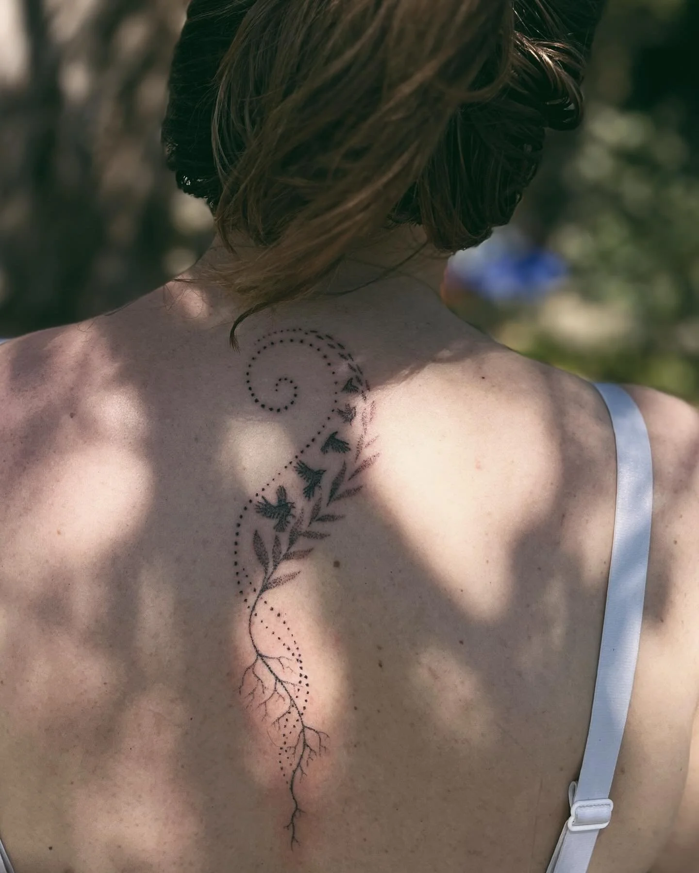 A marking to reclaim the woman behind the mother, the giver, the life bringer ✨ 
A marking to remember to be fully embodied in who we are, reclaiming our body, celebrating and fully loving ourselves whole 🌿
Ravens as gatekeepers, protectors of the d