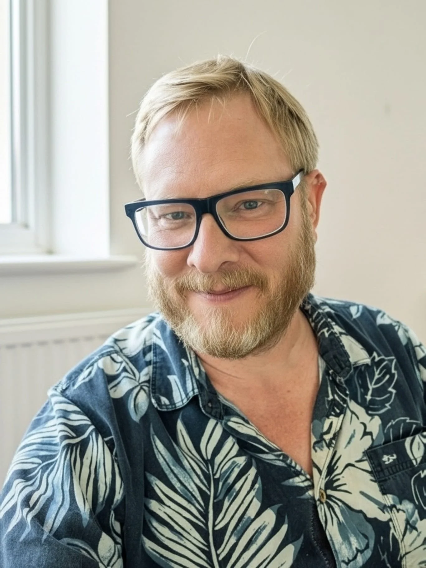 Photo of Dr Jeremy Nichol