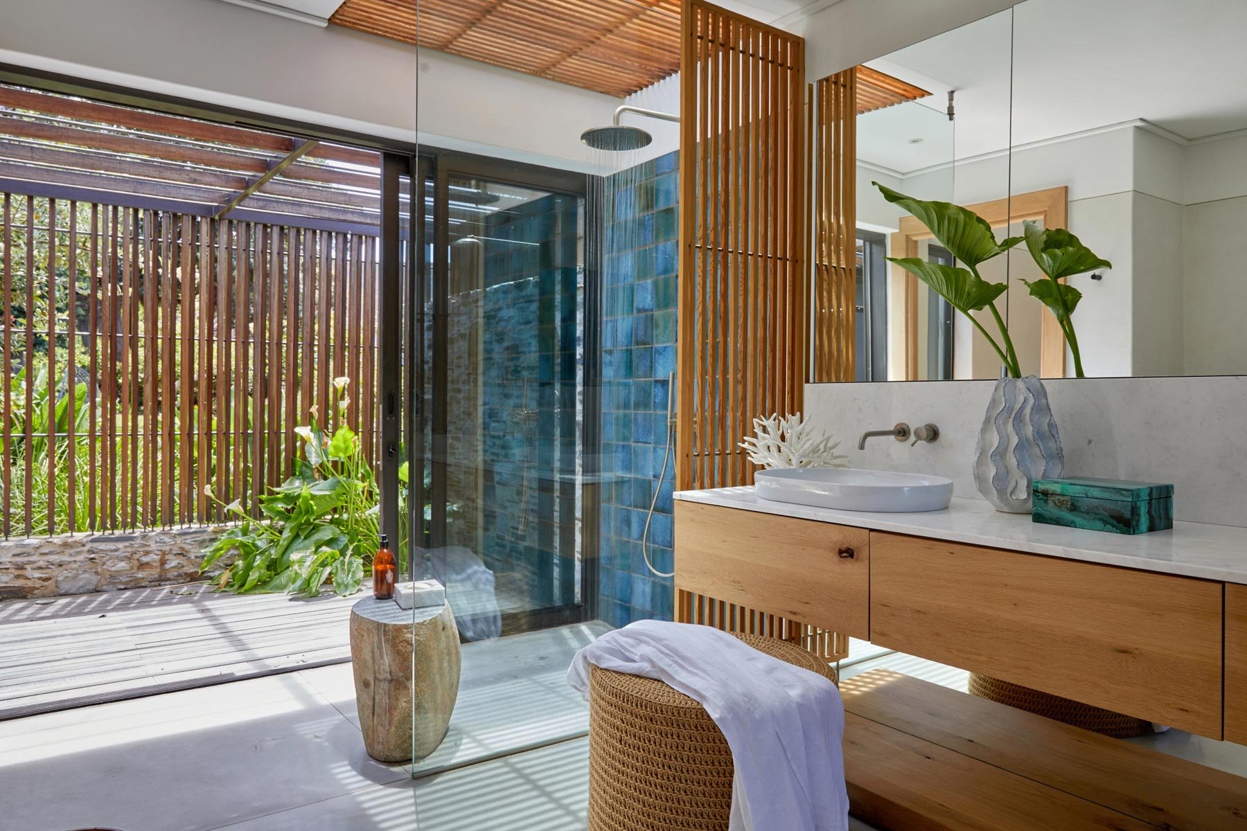 Moya's Cove, private luxury villa, on the coast, in Hermanus