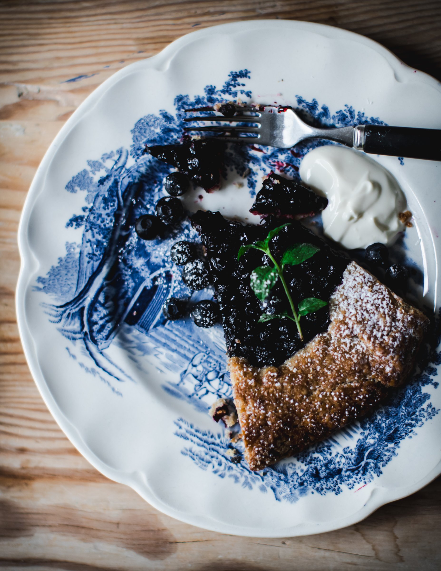 Lantlig skogsbärspaj