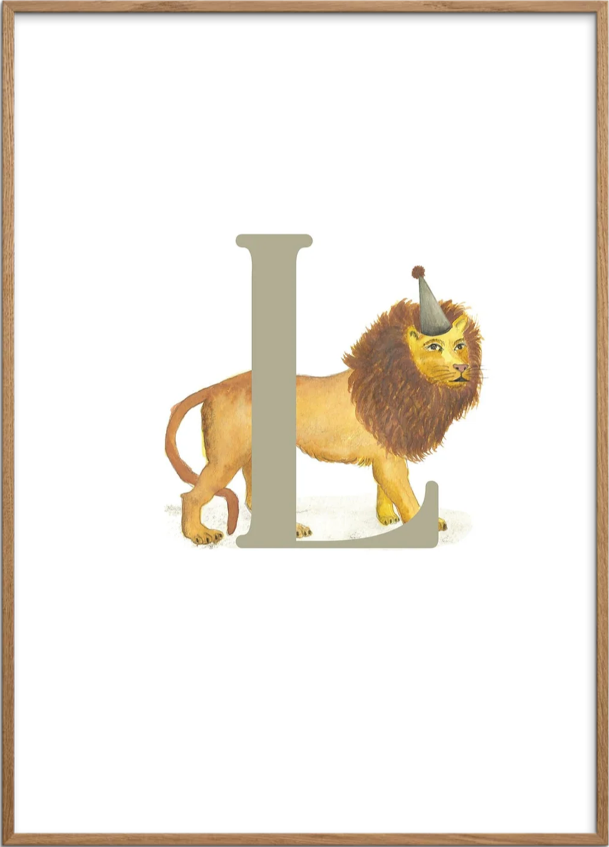 Illlustration in oak frame with L and a lion, handpainted by Anna Petersen in watercolour